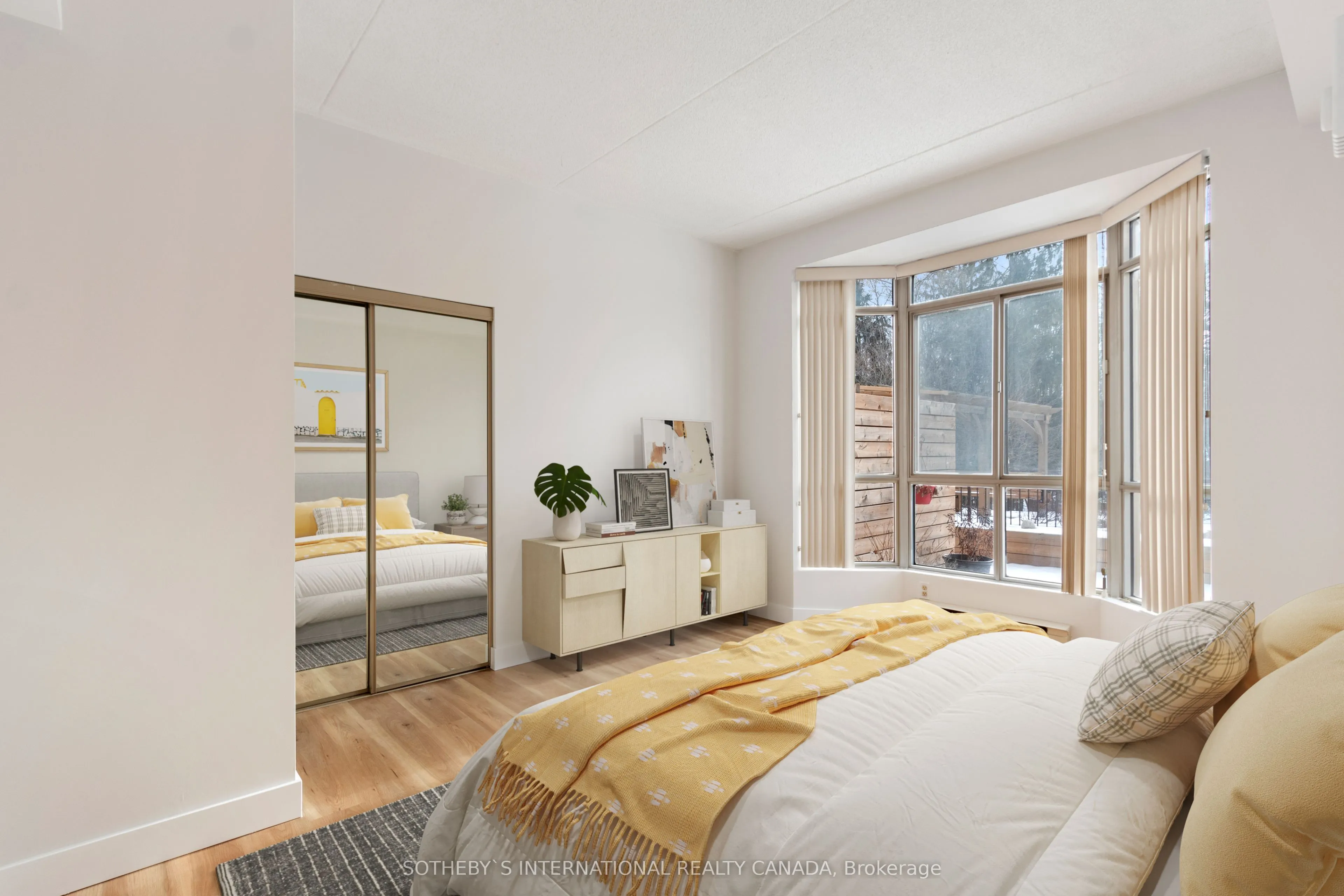 249 Major Mackenzie Drive E, #105
