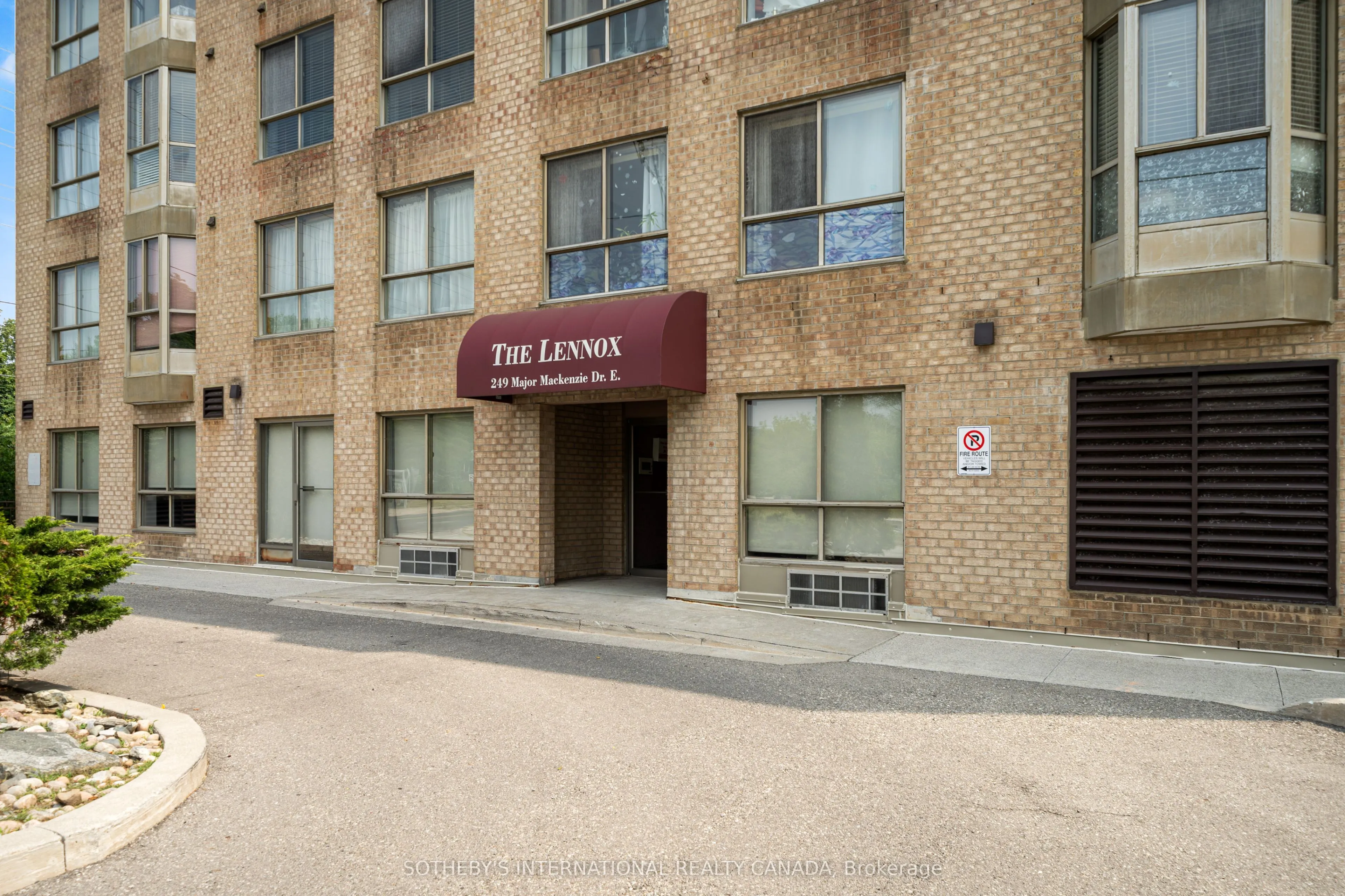 249 Major Mackenzie Drive E, #105