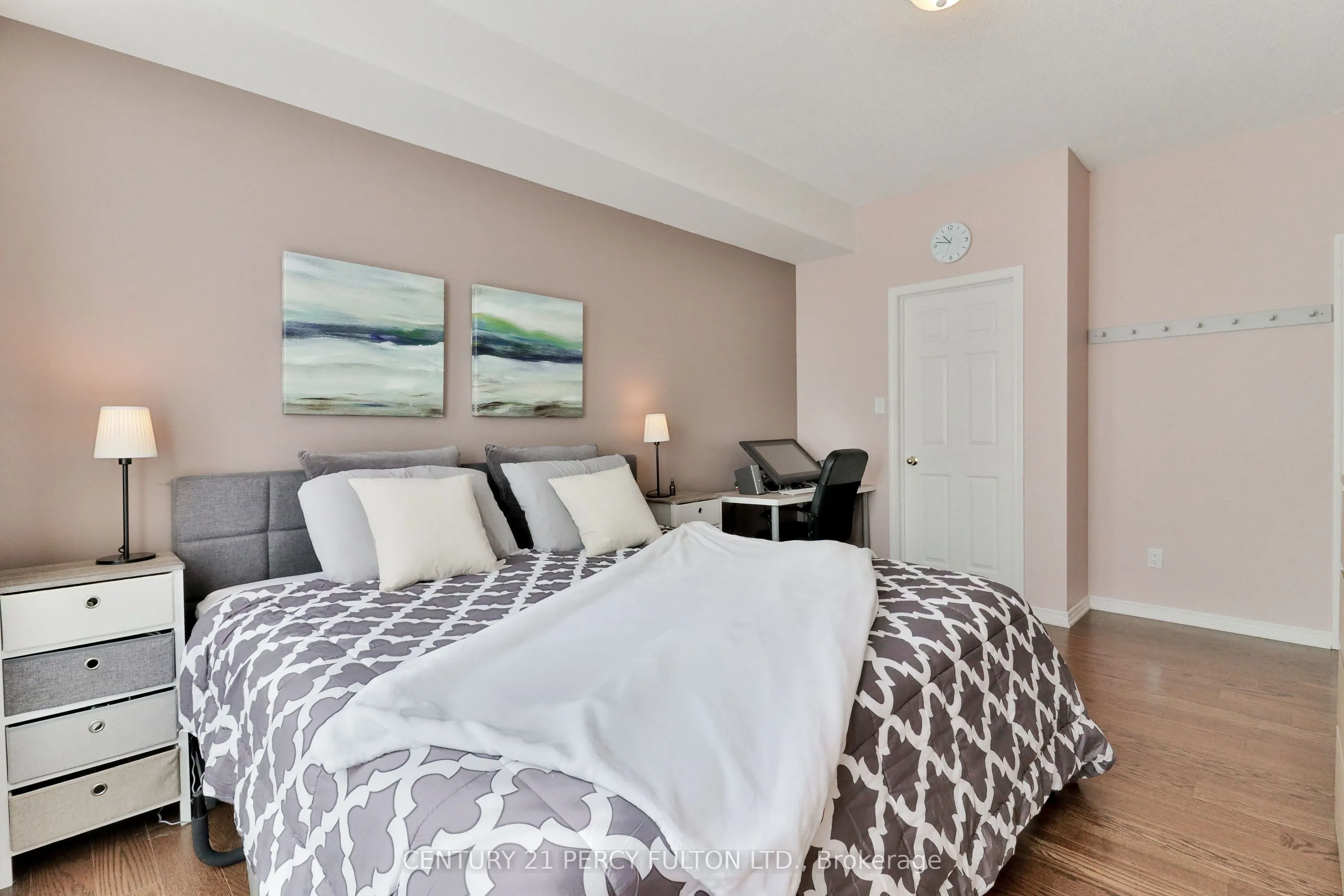 8 Maison Parc Court, #716