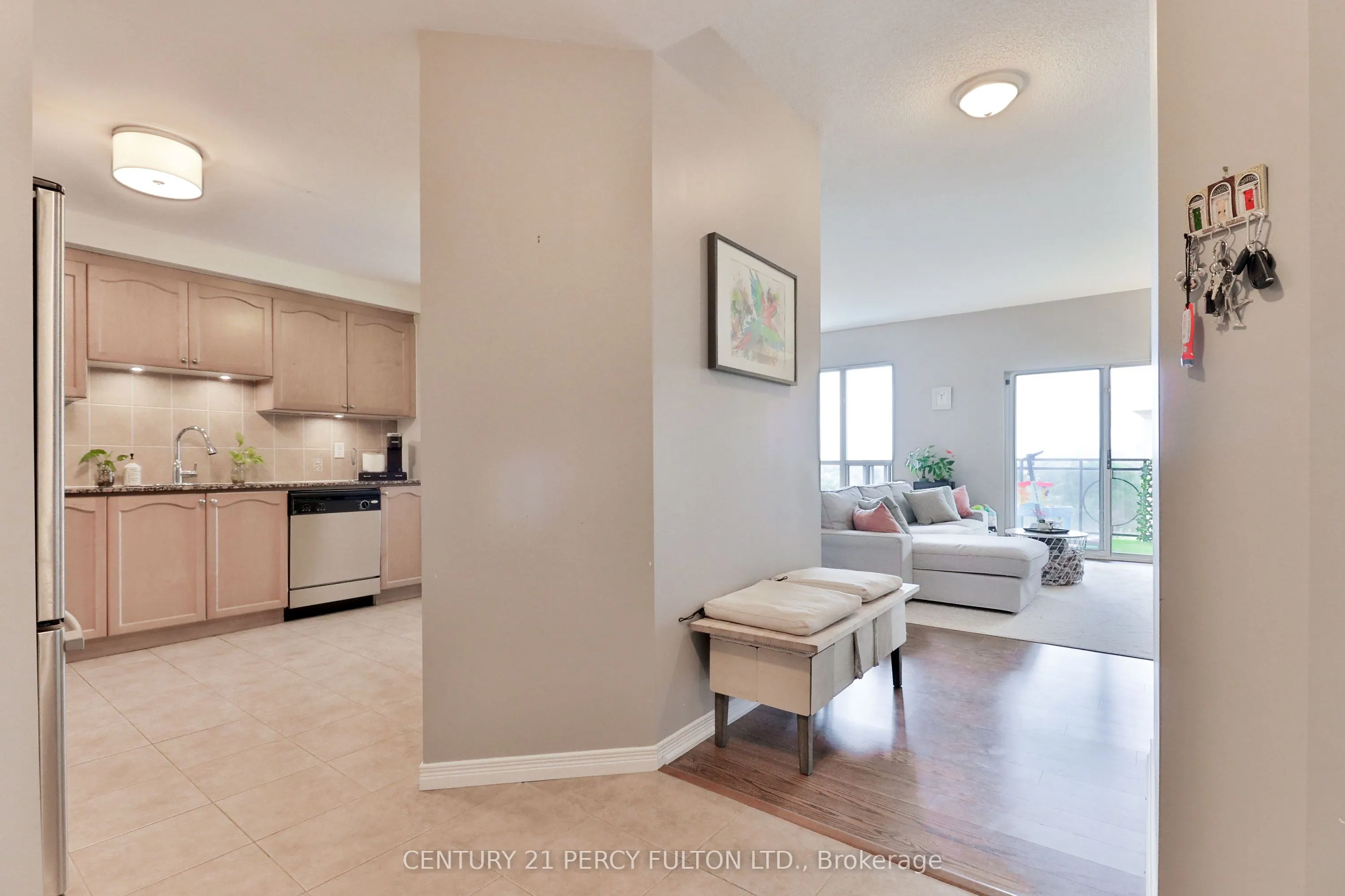 8 Maison Parc Court, #716