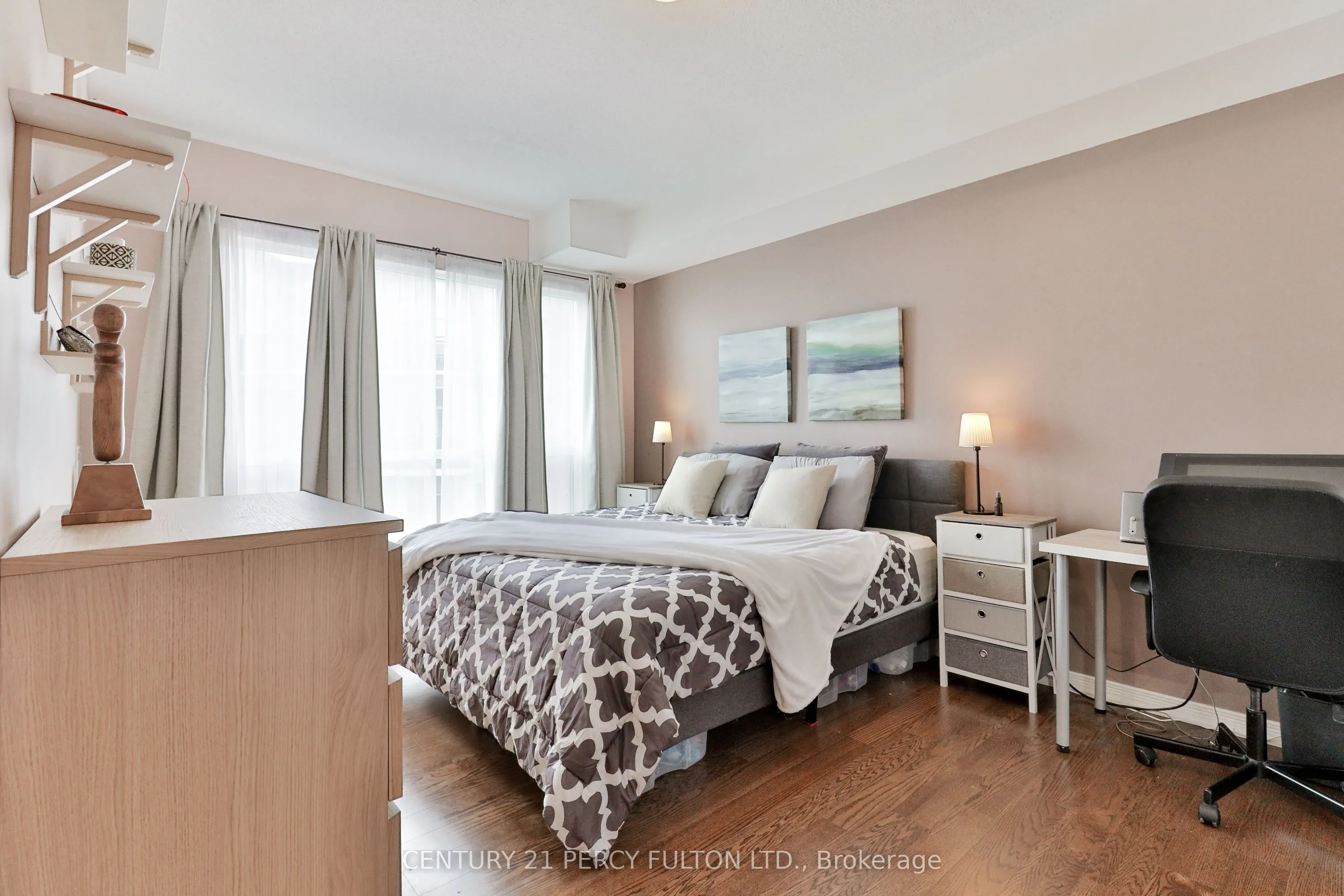8 Maison Parc Court, #716