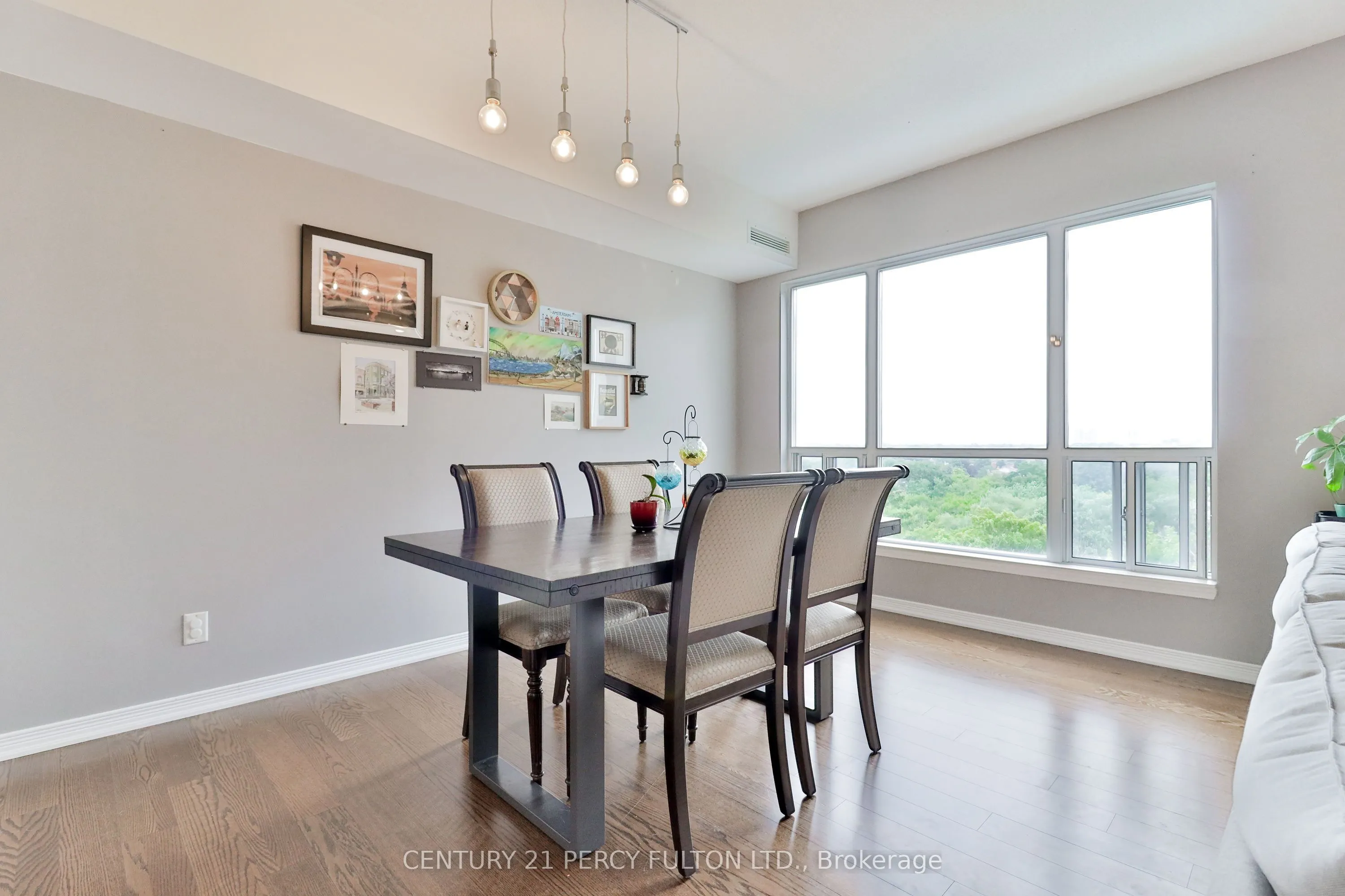 8 Maison Parc Court, #716