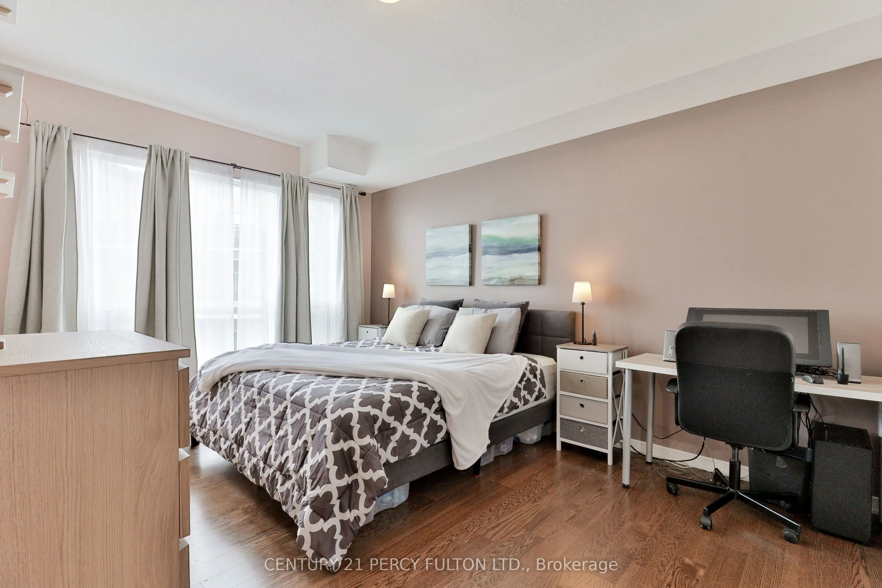 8 Maison Parc Court, #716
