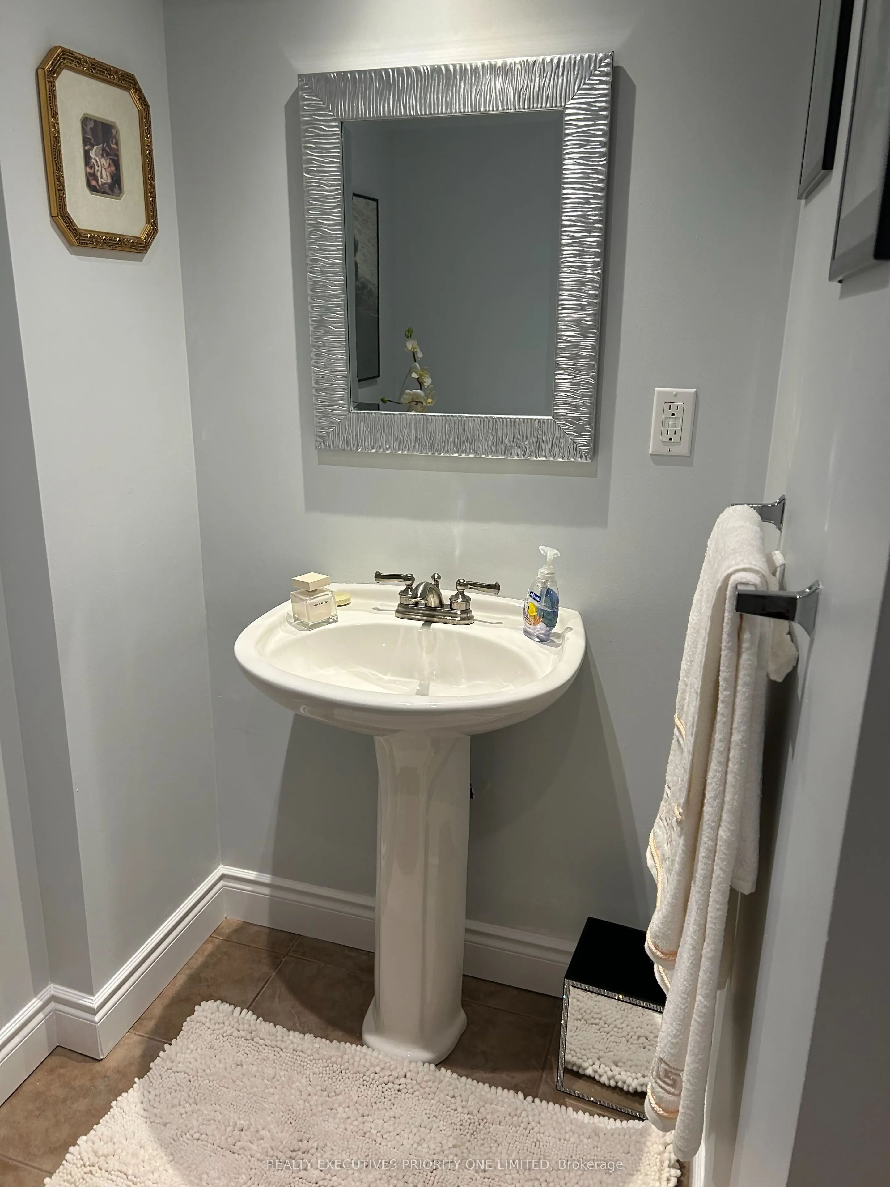210 Regency View Heights
