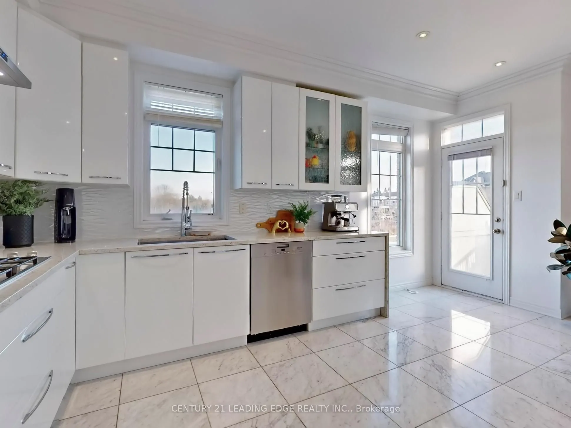 11 Dundas Way