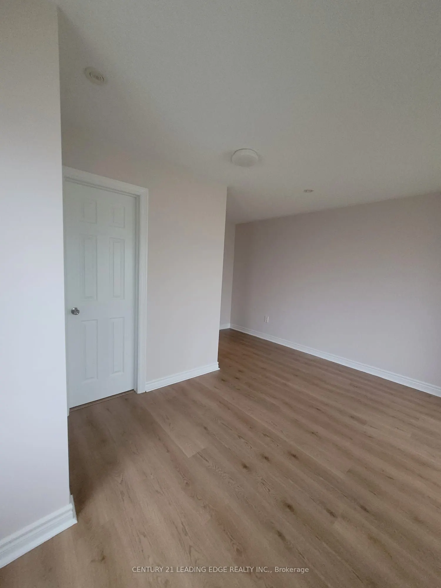 11 Dundas Way