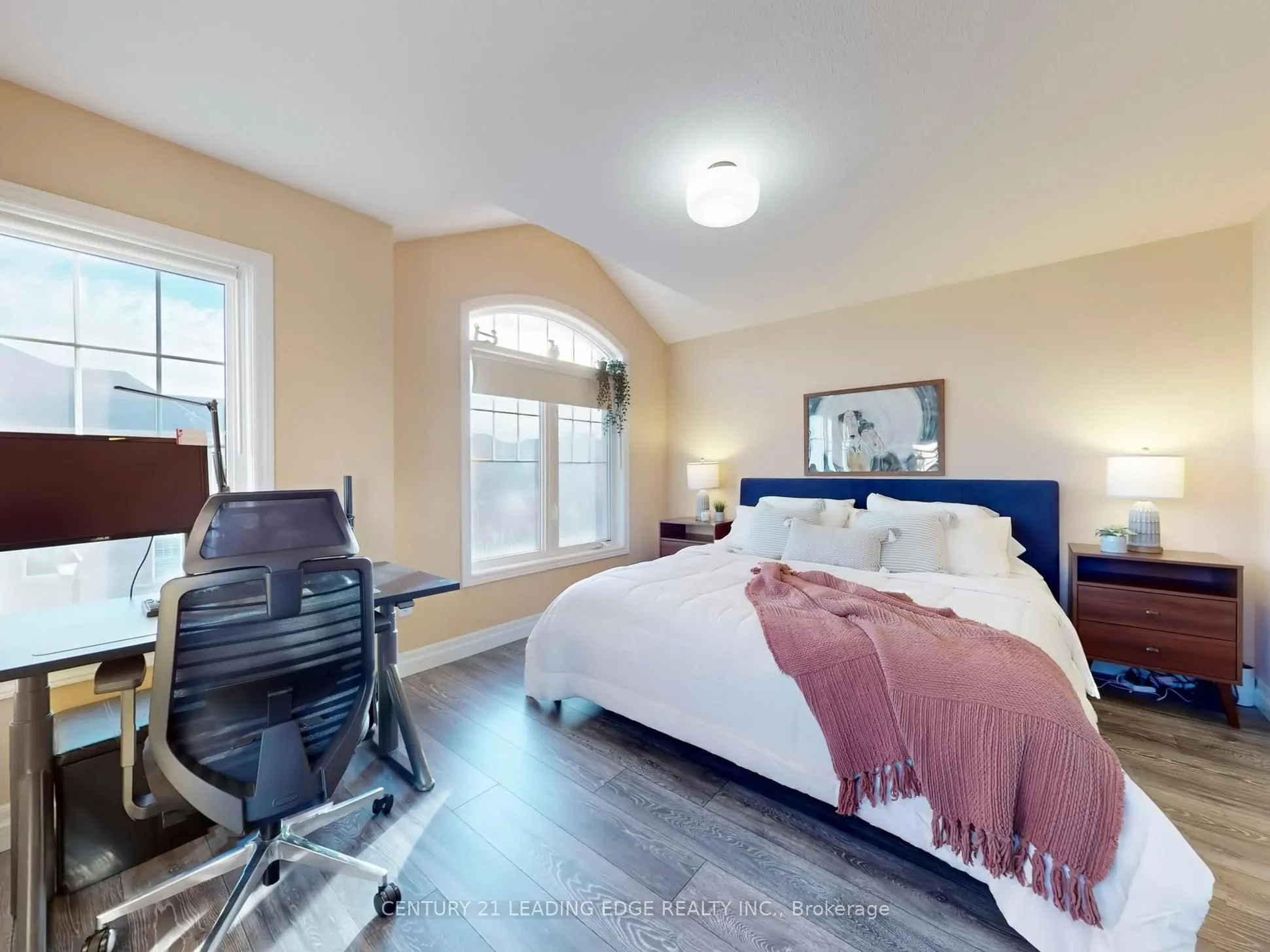 11 Dundas Way