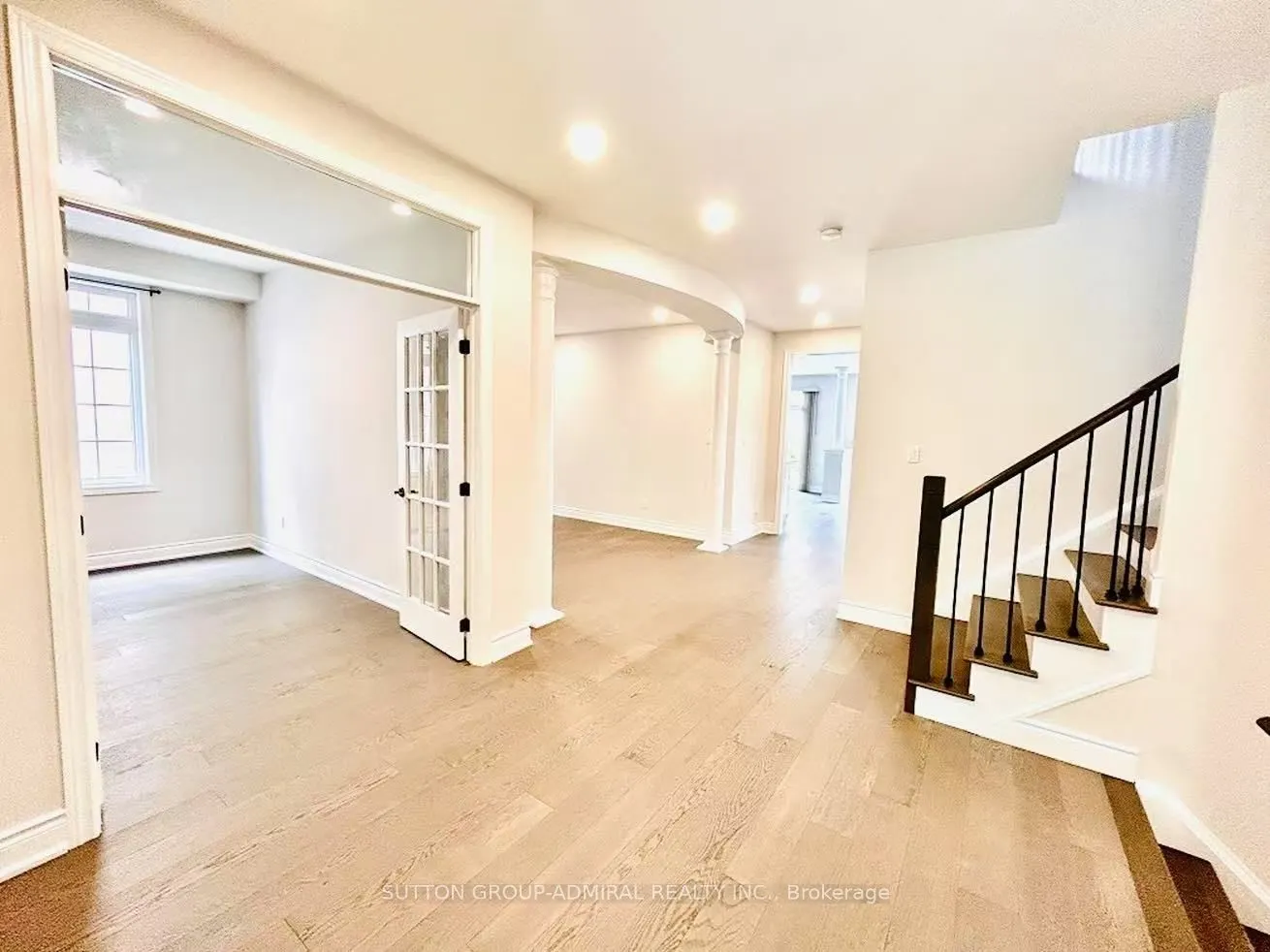 4 Castleglen Boulevard