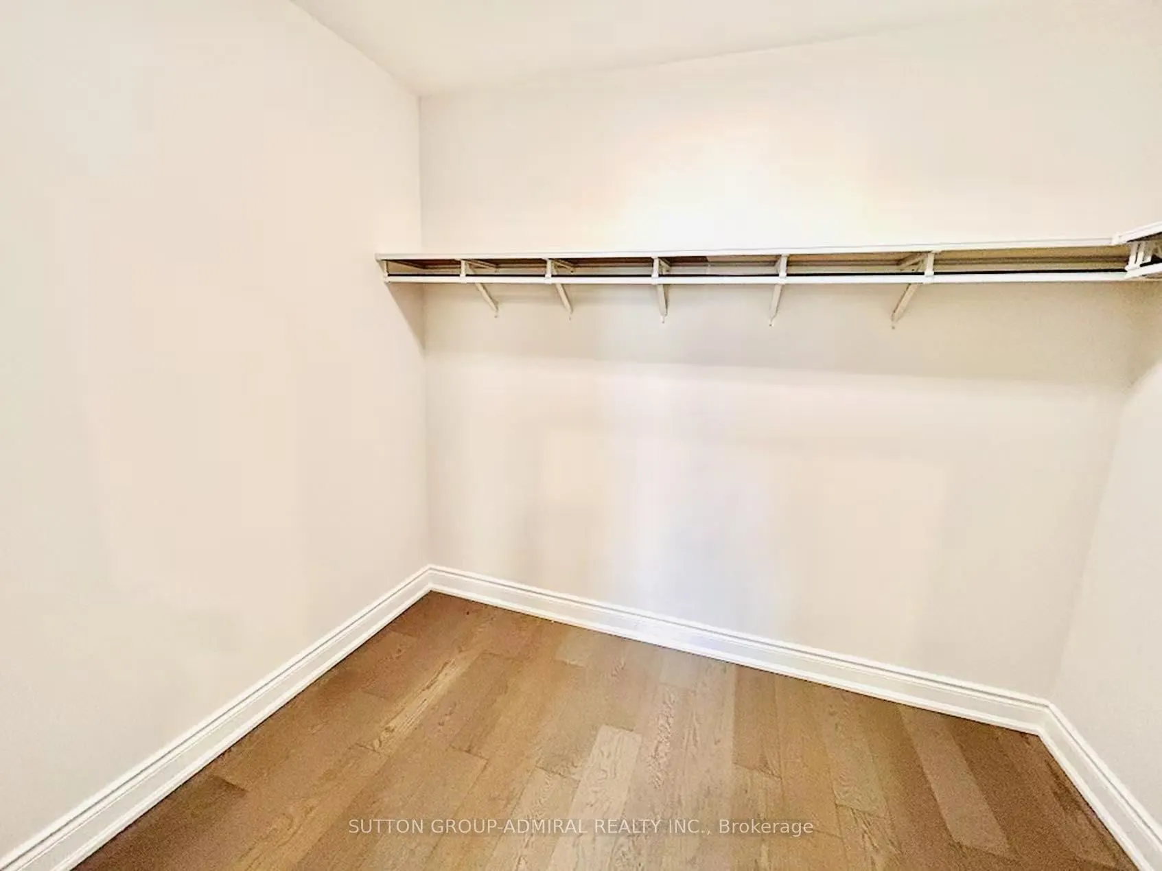 4 Castleglen Boulevard