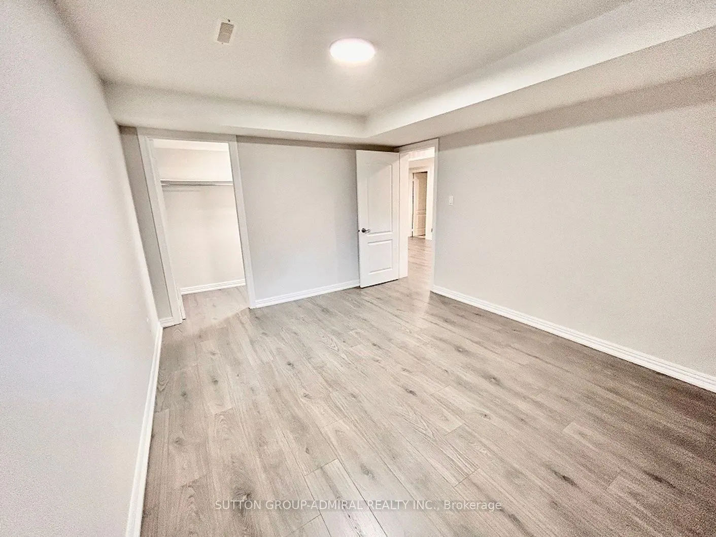 4 Castleglen Boulevard