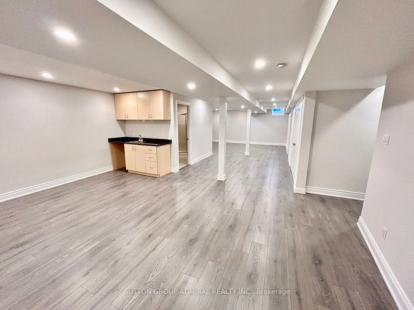 4 Castleglen Boulevard