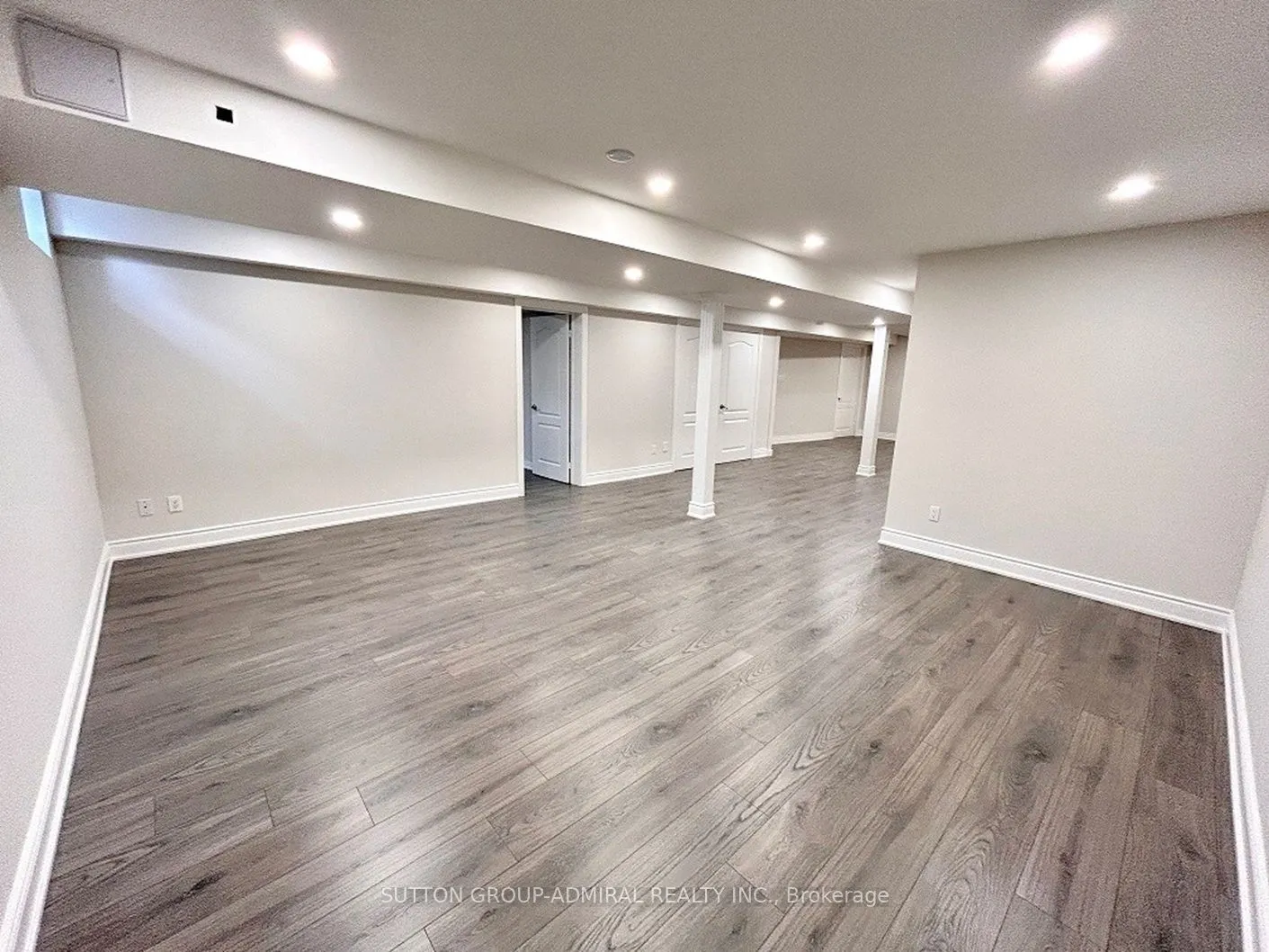 4 Castleglen Boulevard