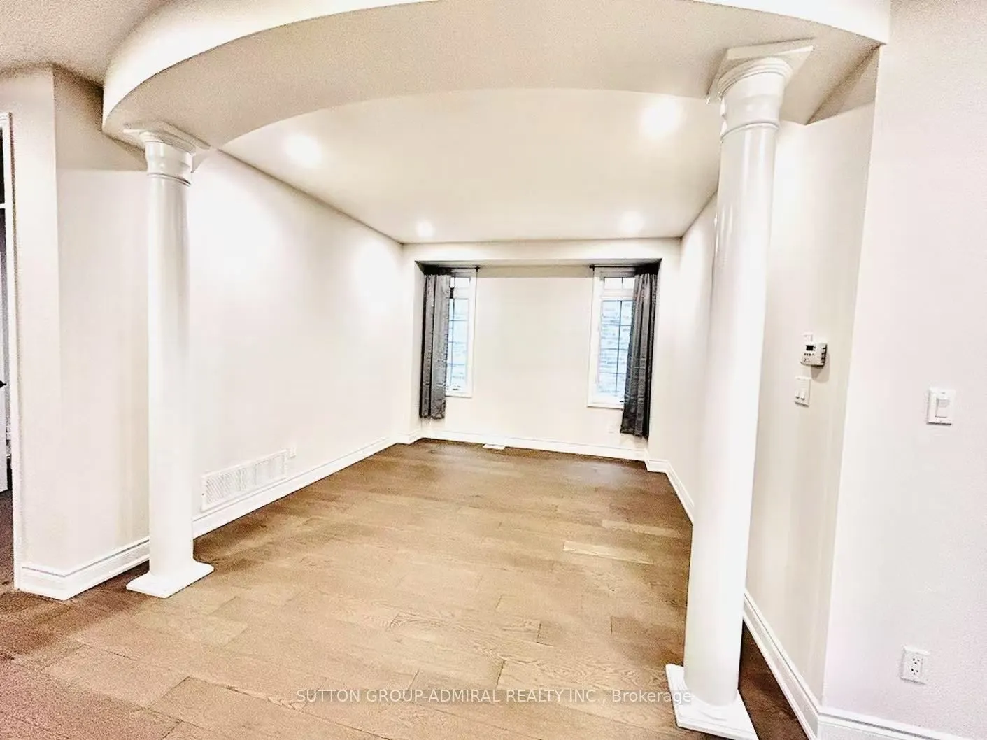 4 Castleglen Boulevard