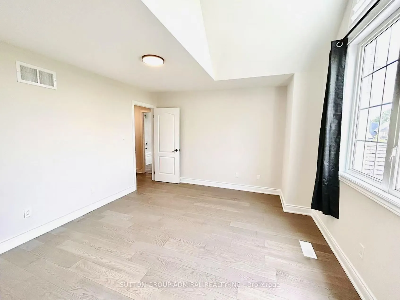 4 Castleglen Boulevard