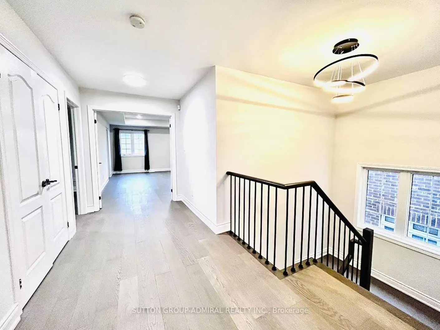 4 Castleglen Boulevard