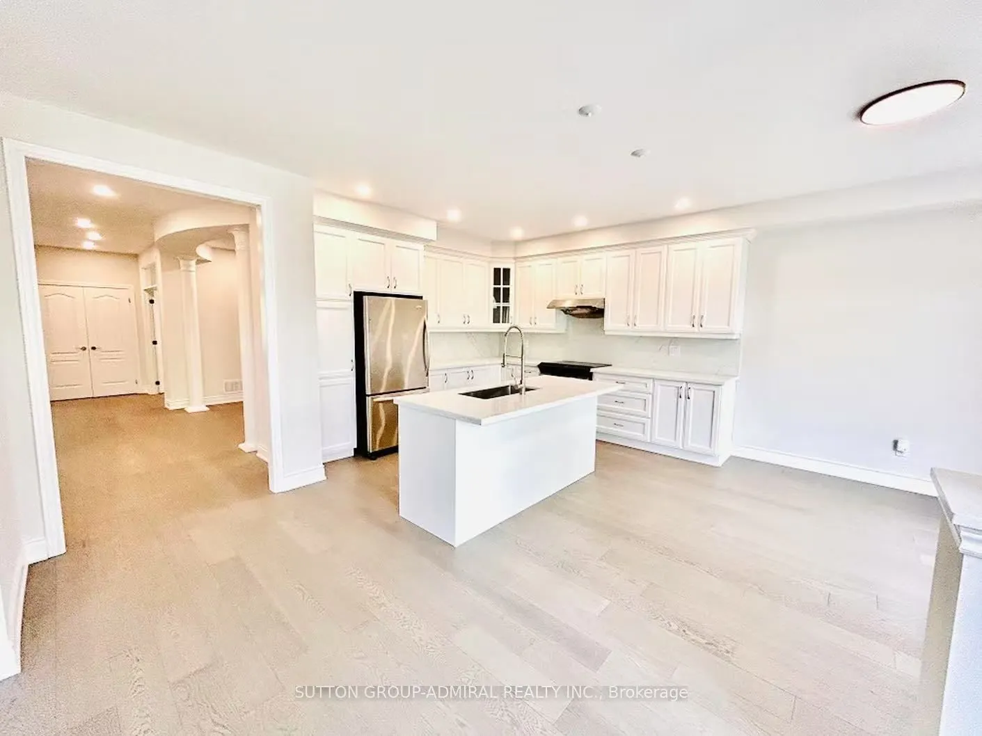 4 Castleglen Boulevard
