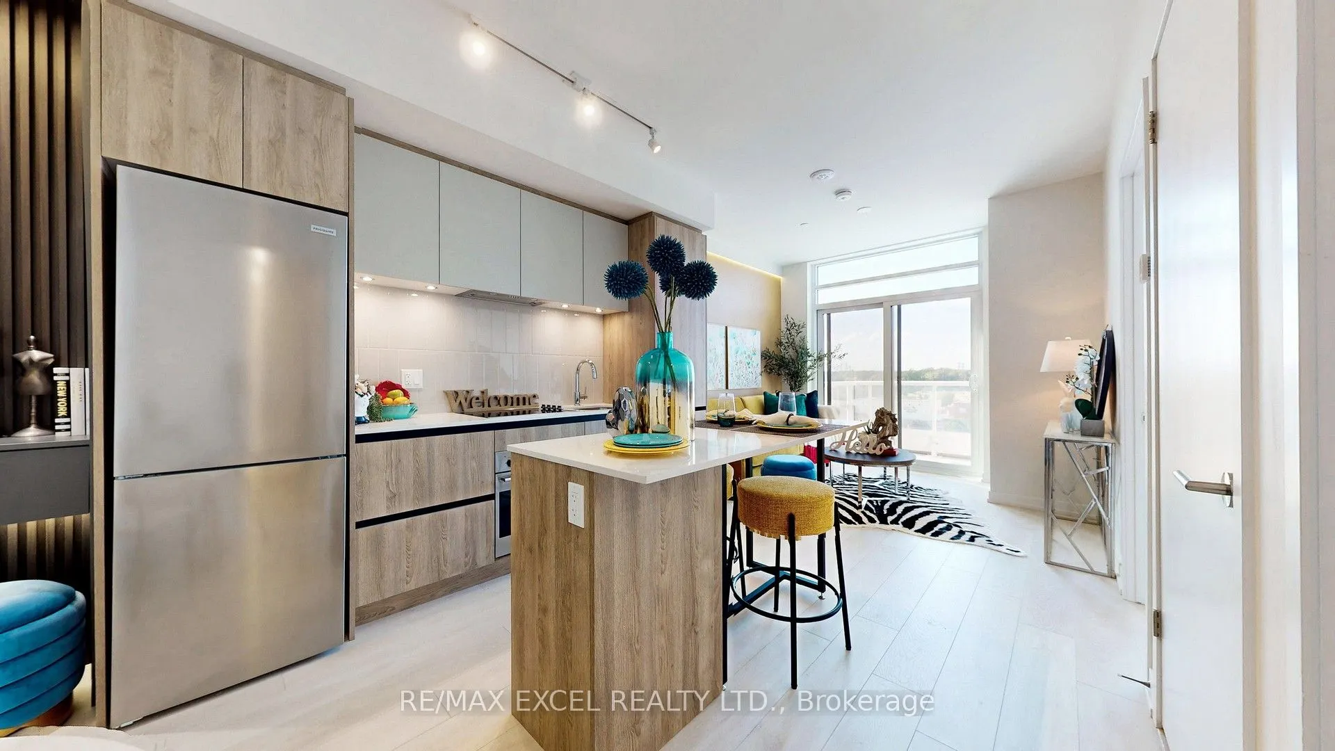 8 Beverley Glen Boulevard, #802
