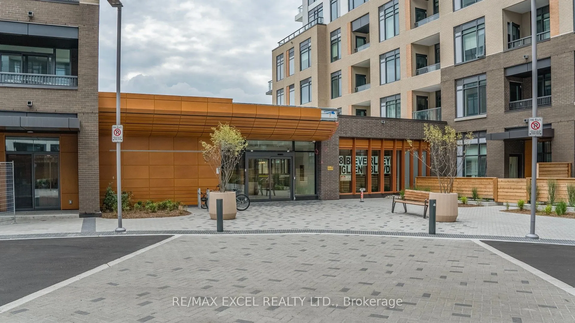 8 Beverley Glen Boulevard, #802