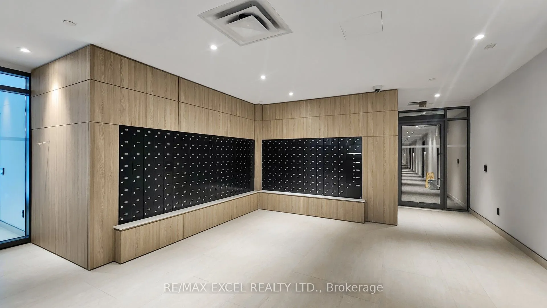 8 Beverley Glen Boulevard, #802