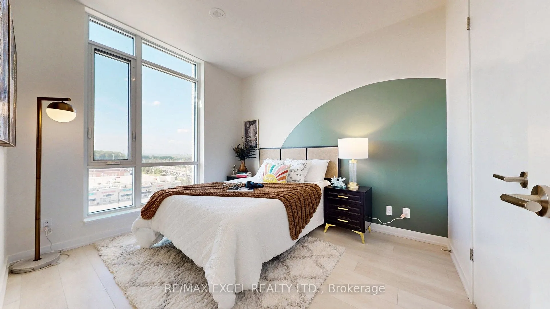 8 Beverley Glen Boulevard, #802
