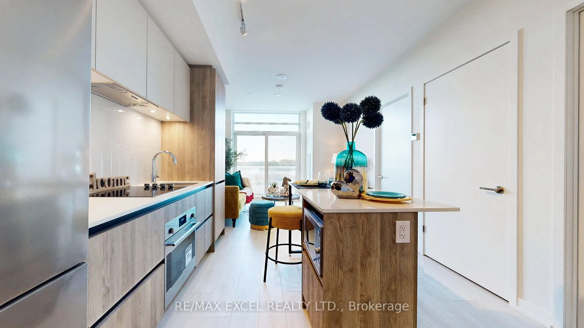 8 Beverley Glen Boulevard, #802