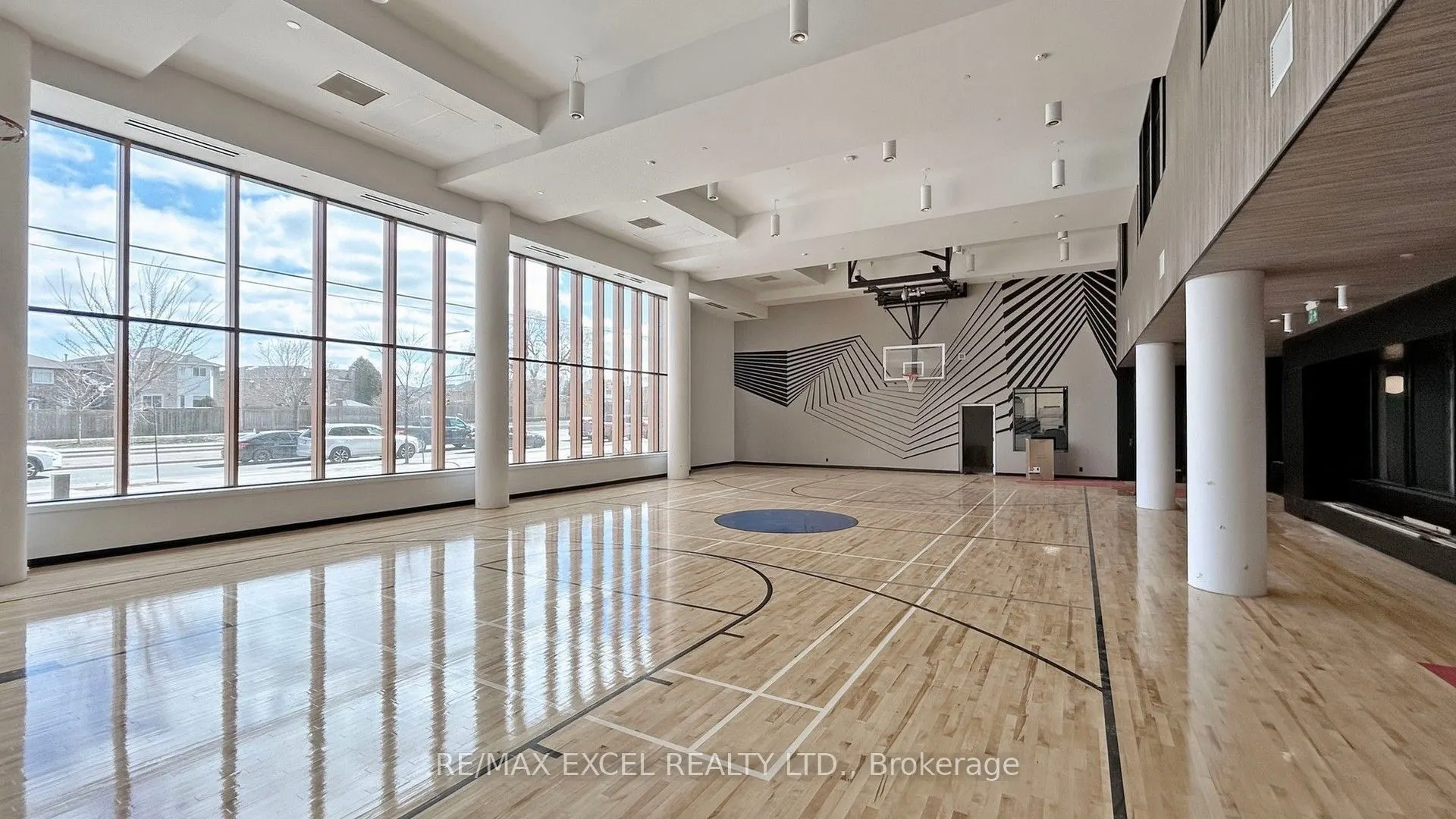8 Beverley Glen Boulevard, #802