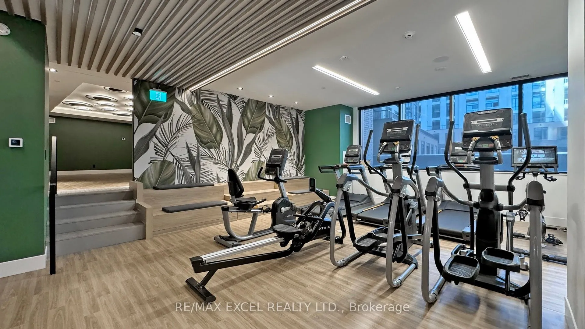 8 Beverley Glen Boulevard, #802