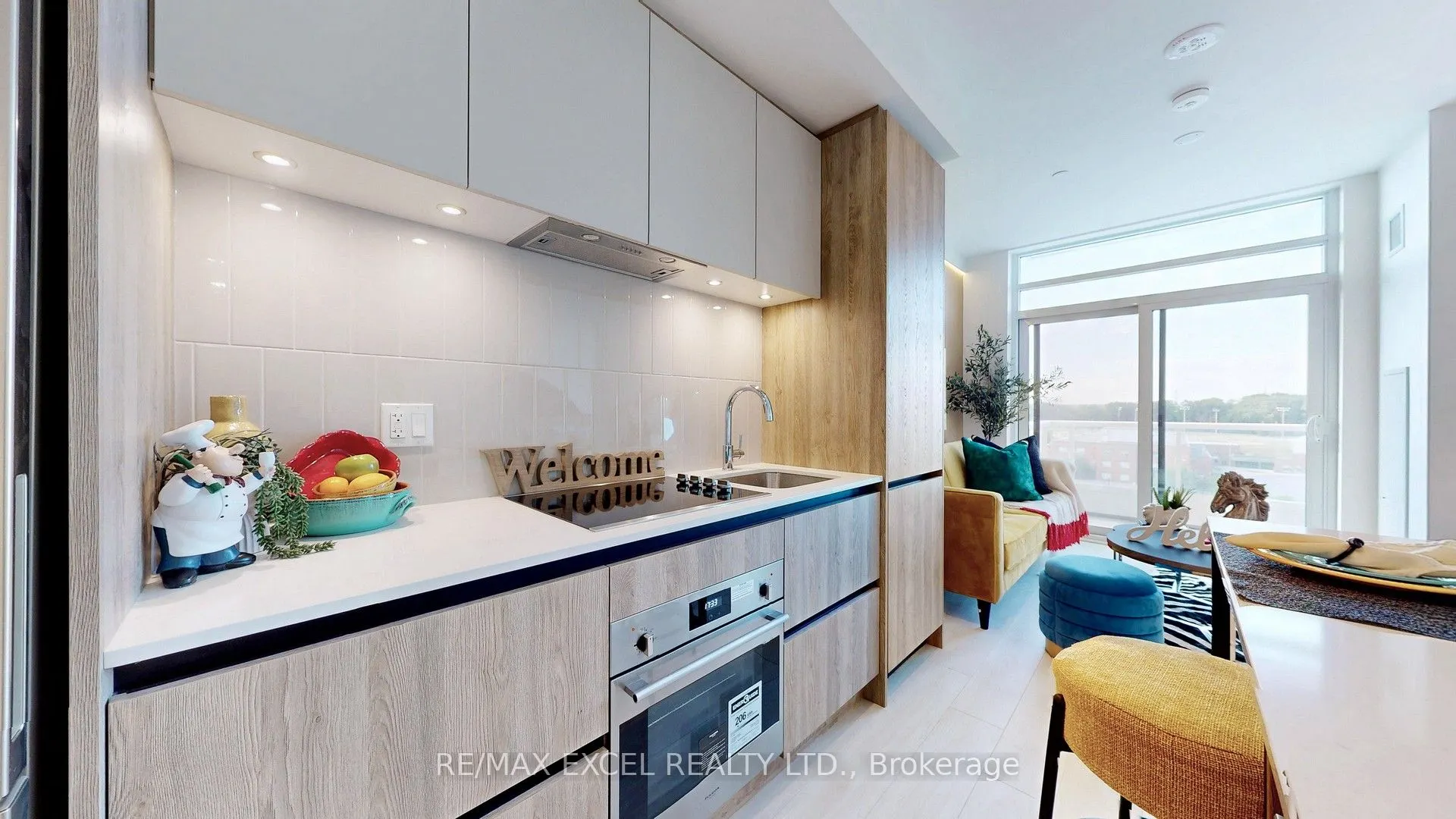 8 Beverley Glen Boulevard, #802