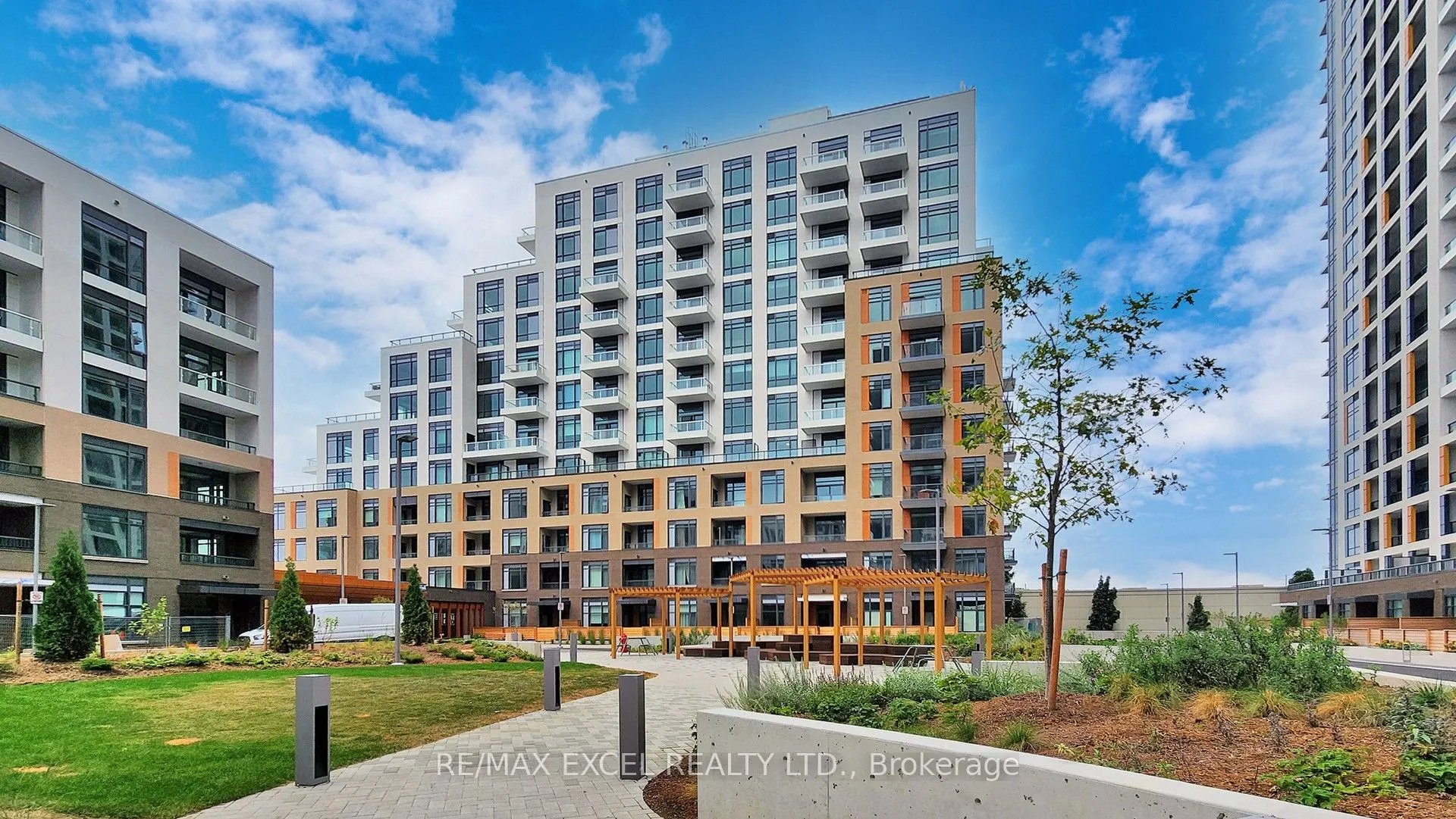 8 Beverley Glen Boulevard, #802