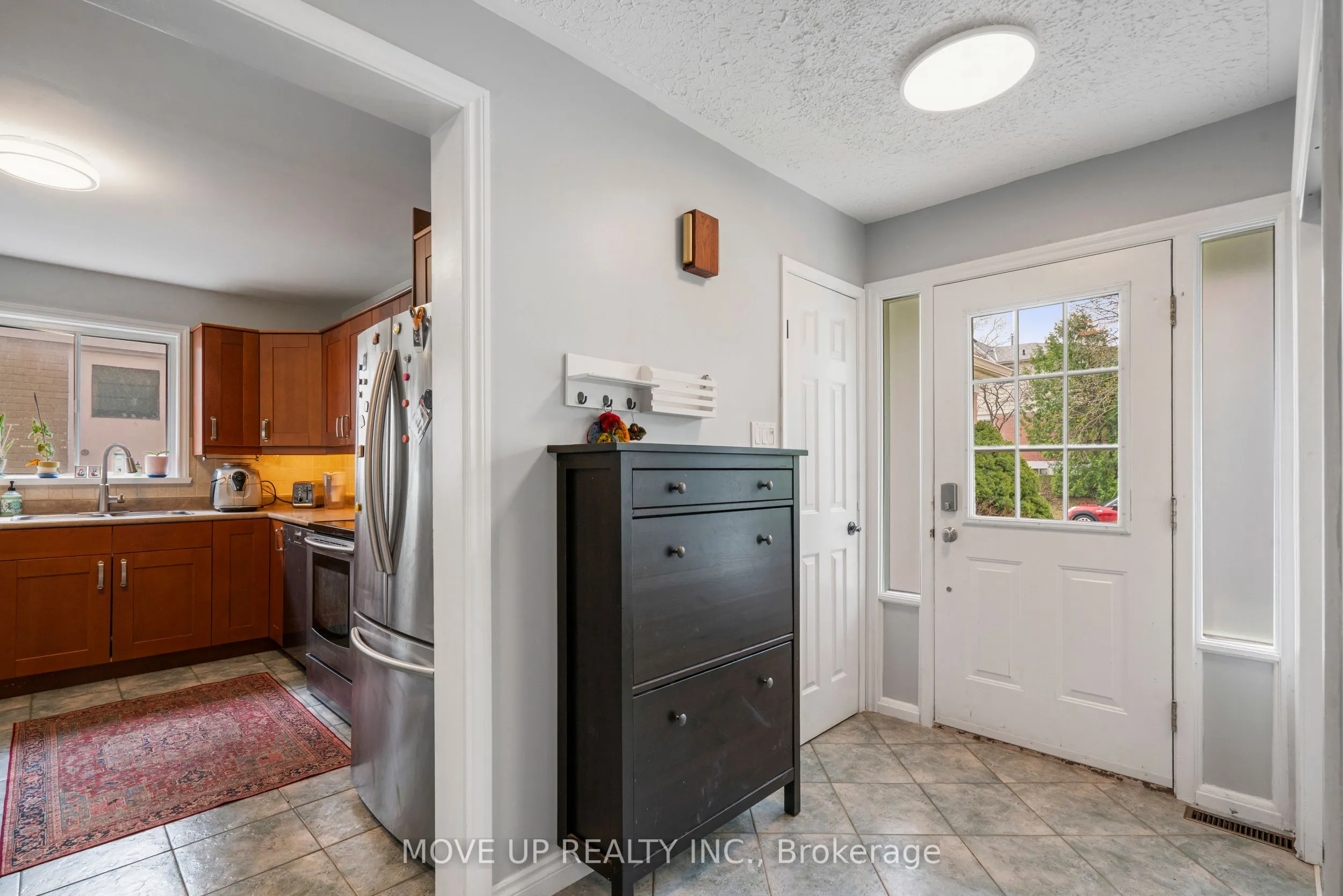 785 Pam Crescent