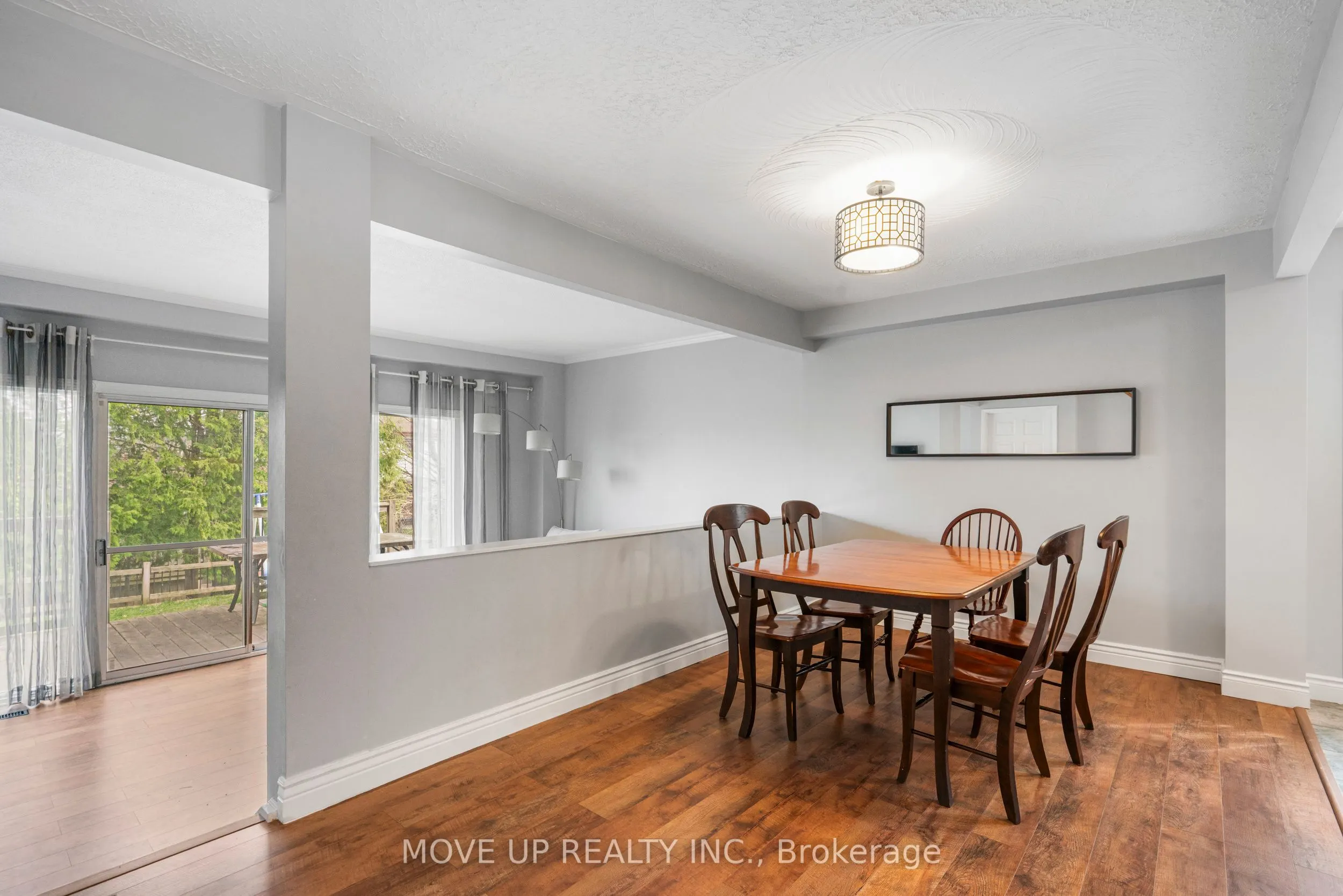 785 Pam Crescent