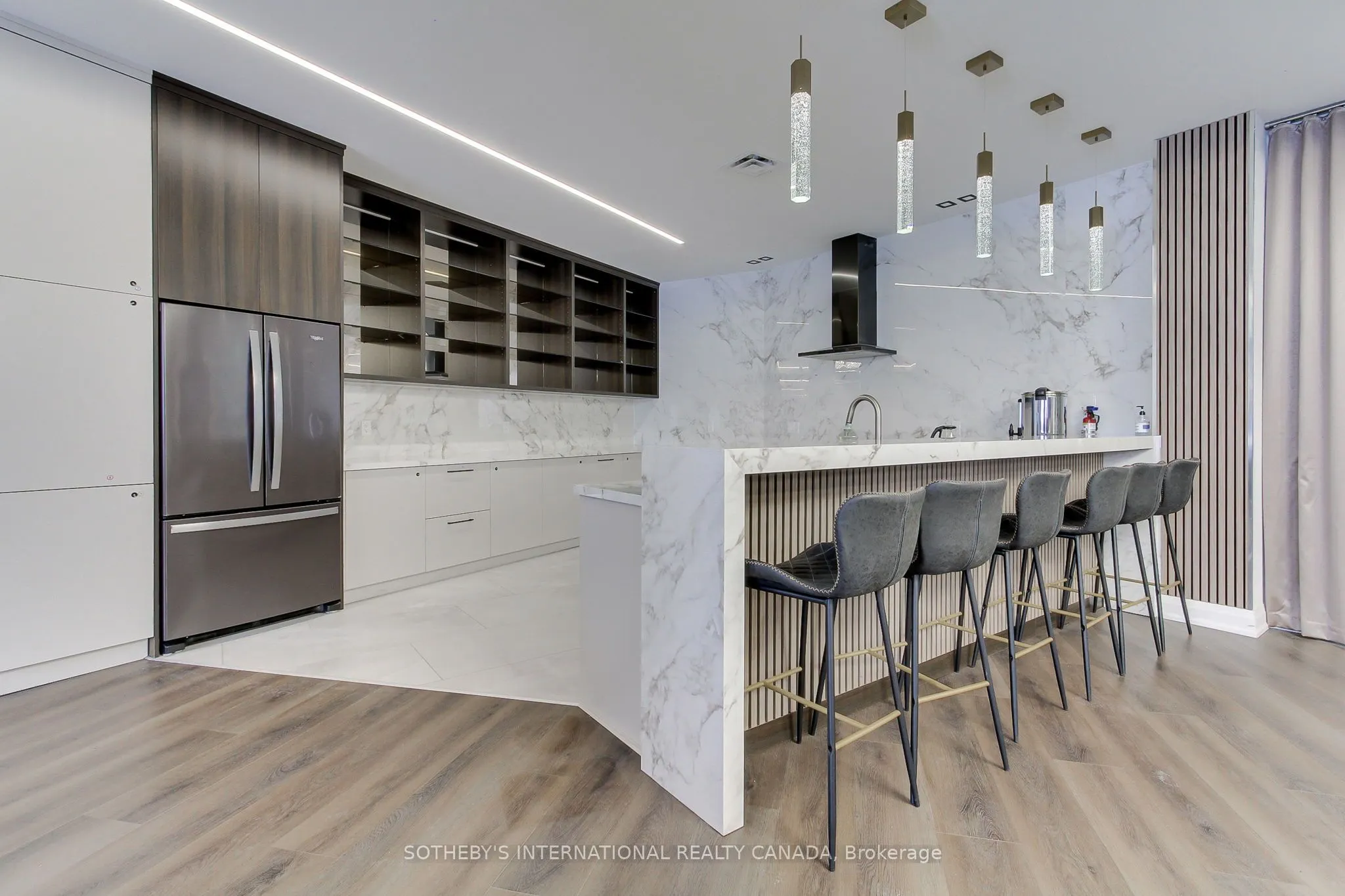 40 Harding Boulevard W, #301