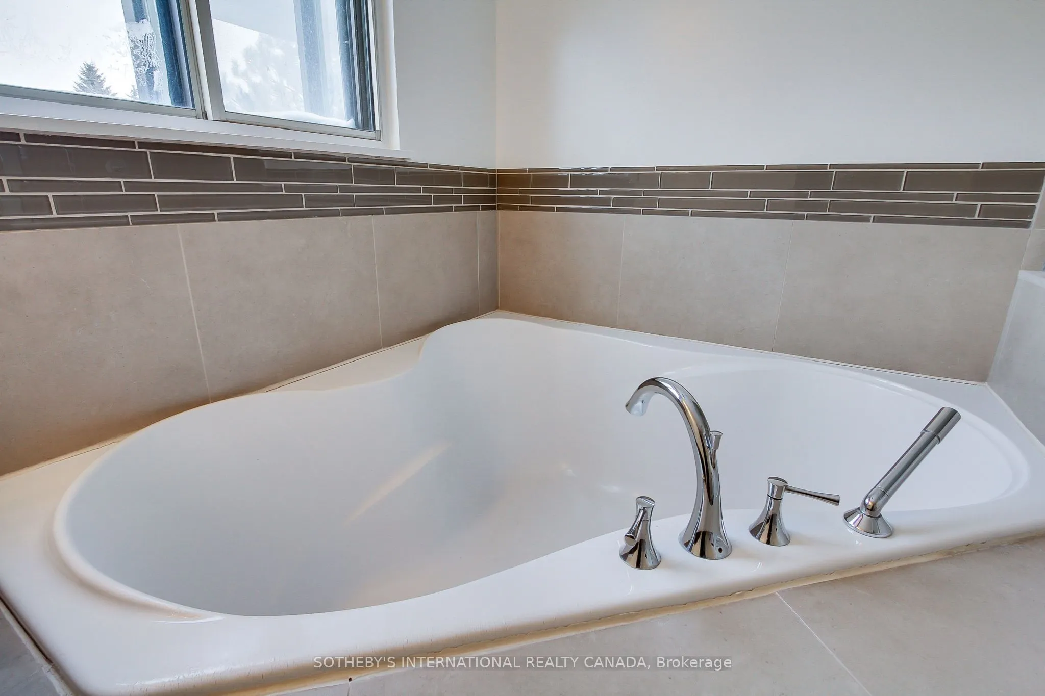 40 Harding Boulevard W, #301