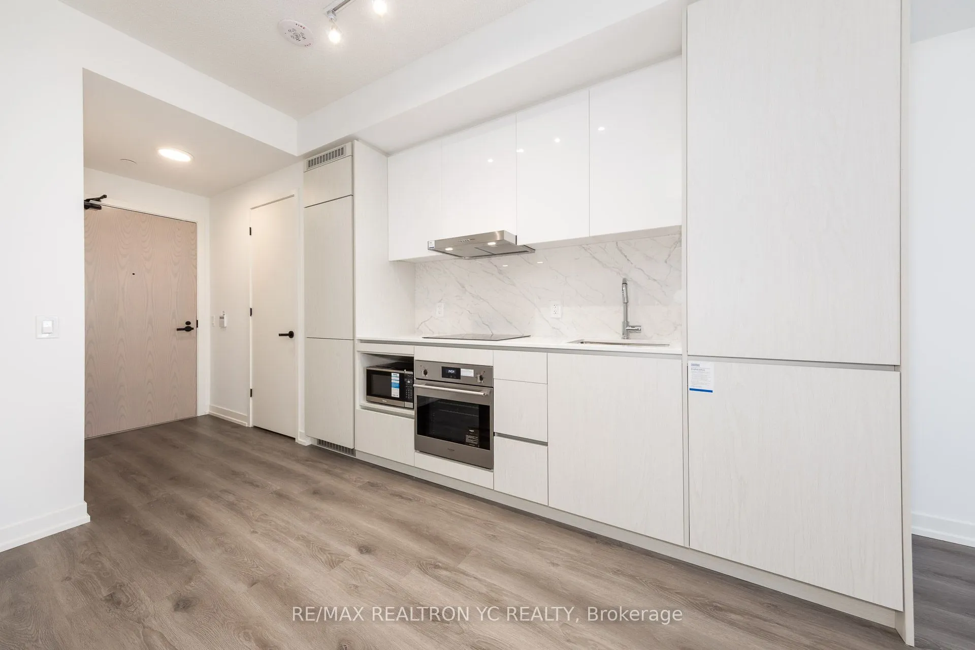 28 Interchange Way, #2709