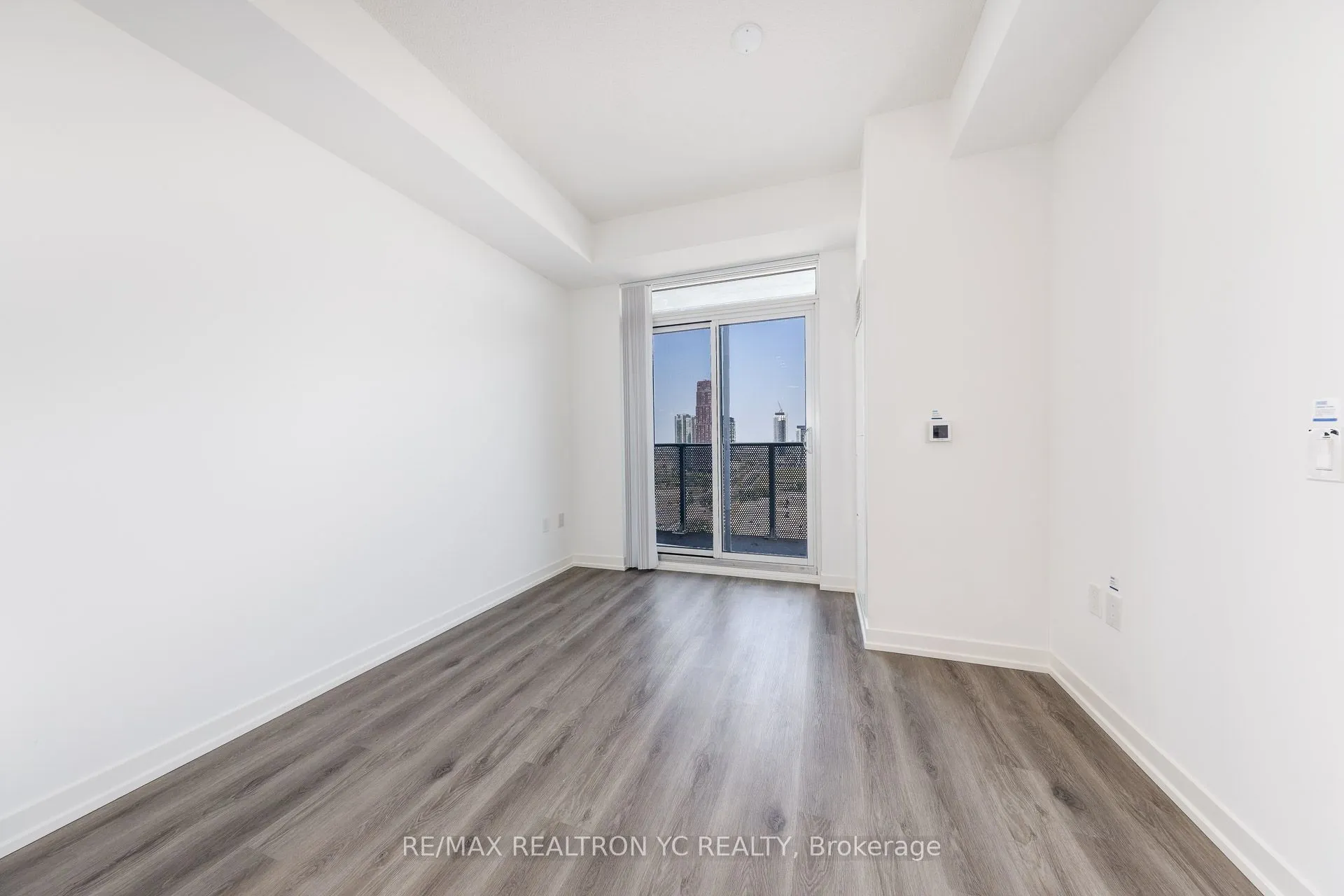 28 Interchange Way, #2709