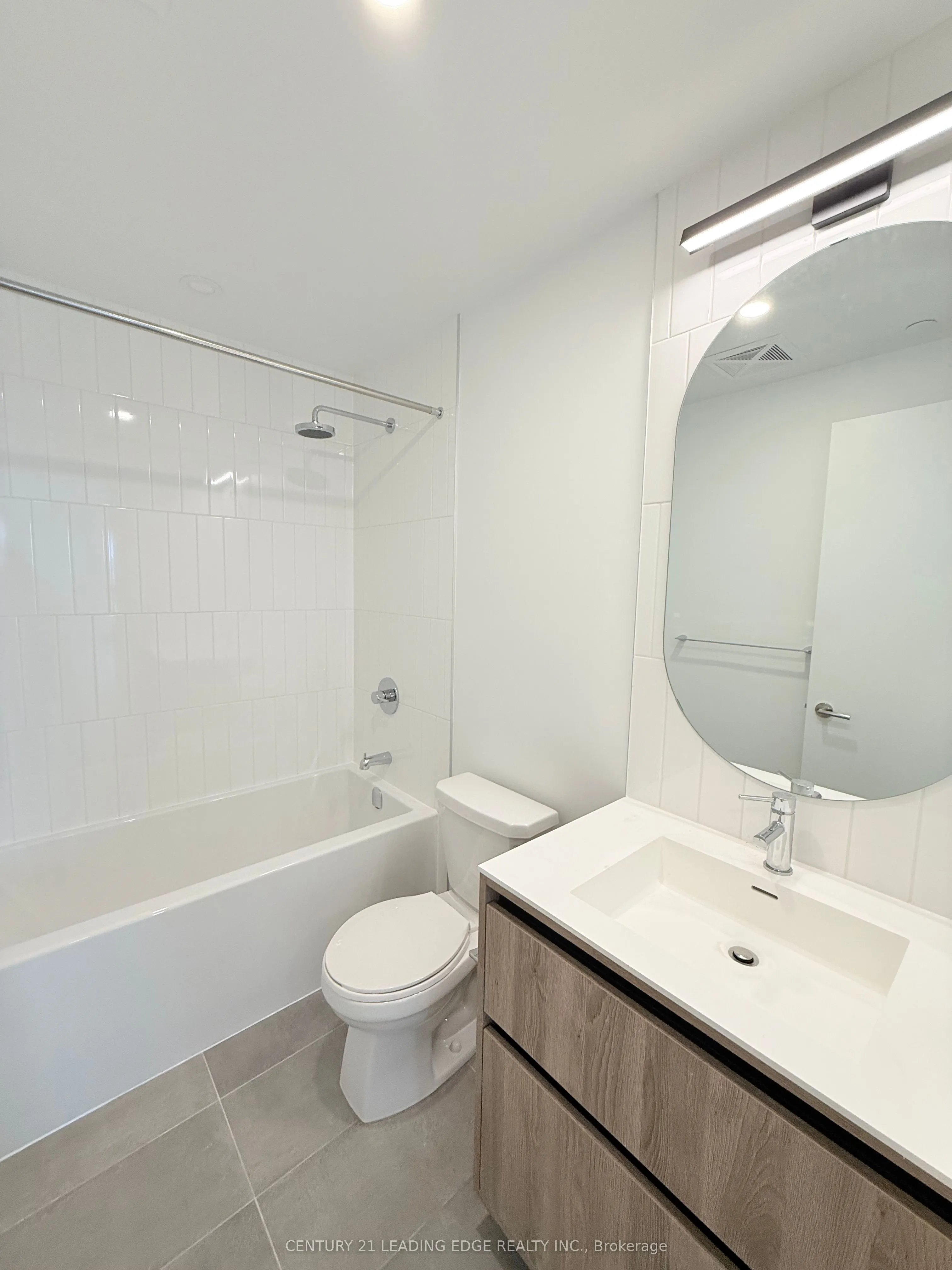 8 Beverley Glen Boulevard, #909