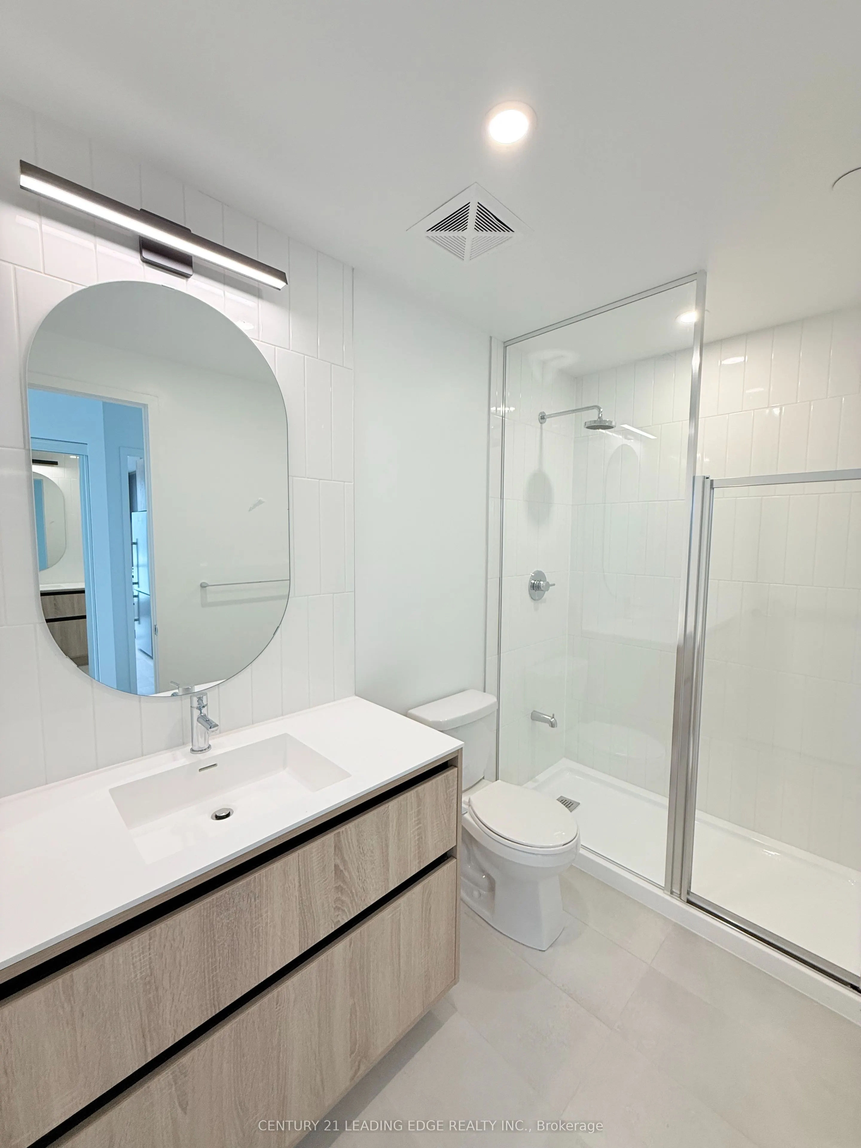8 Beverley Glen Boulevard, #909