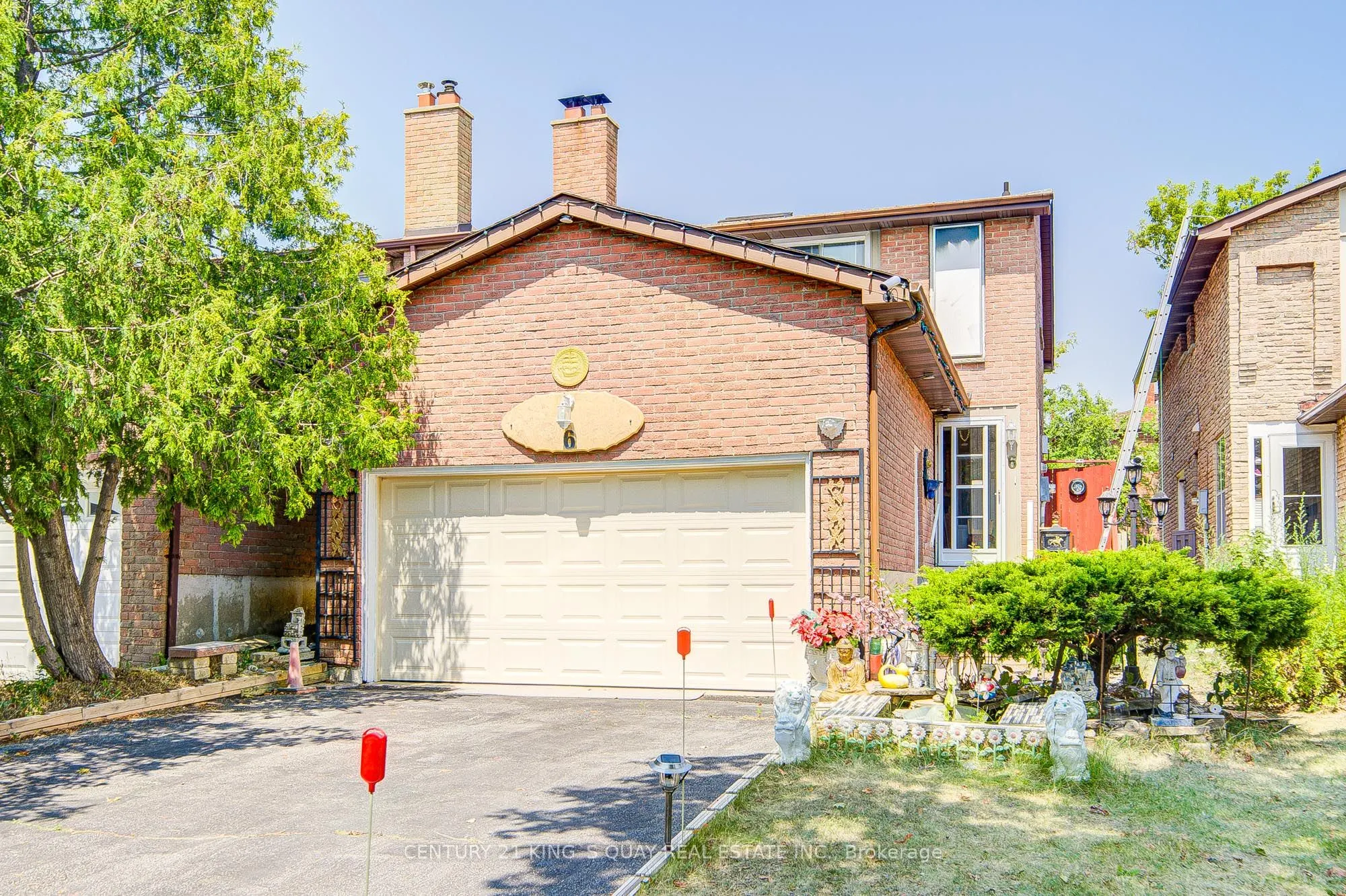 6 Cottsmore Crescent