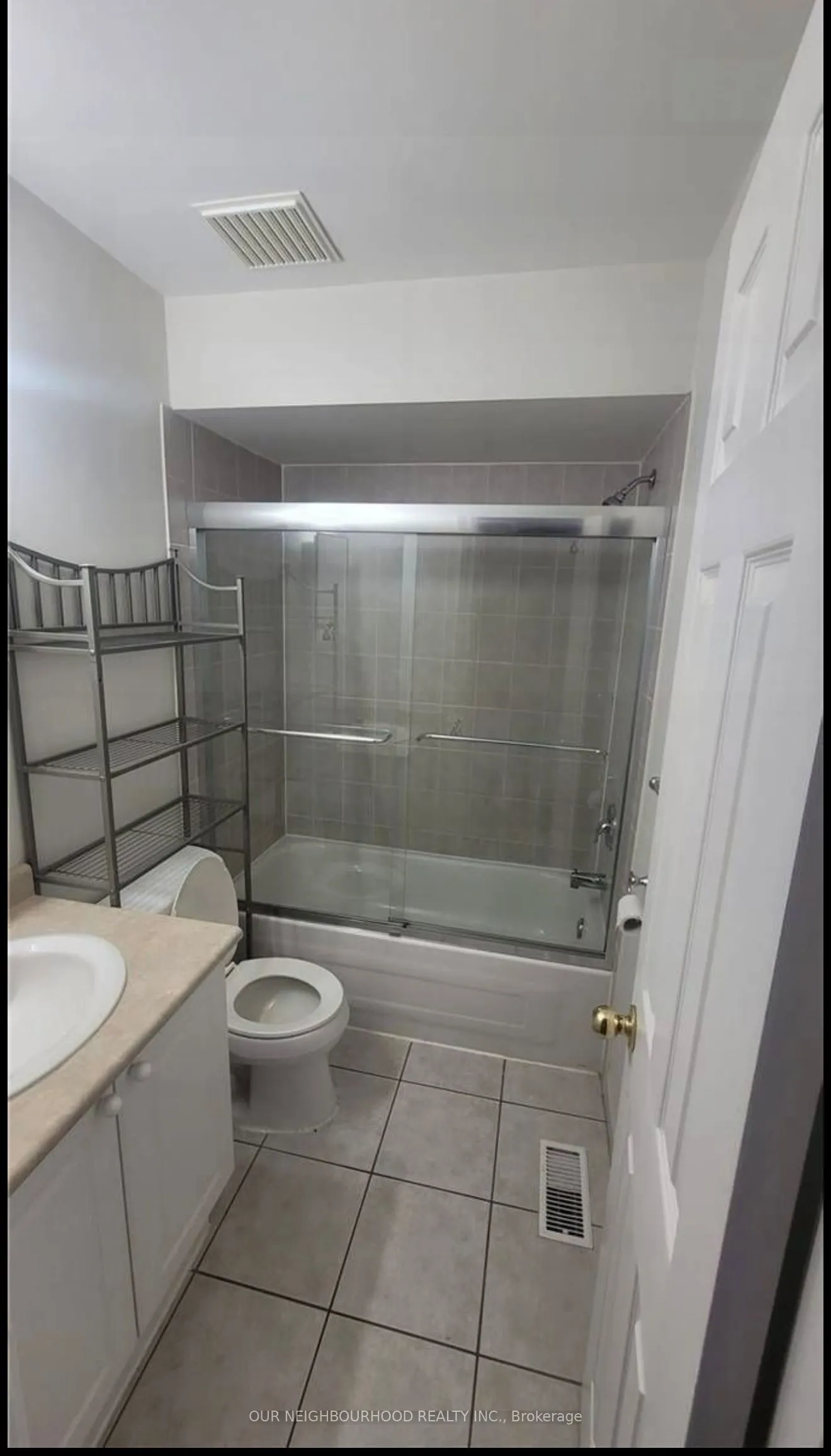 81 Wellington Street E, #Unit B