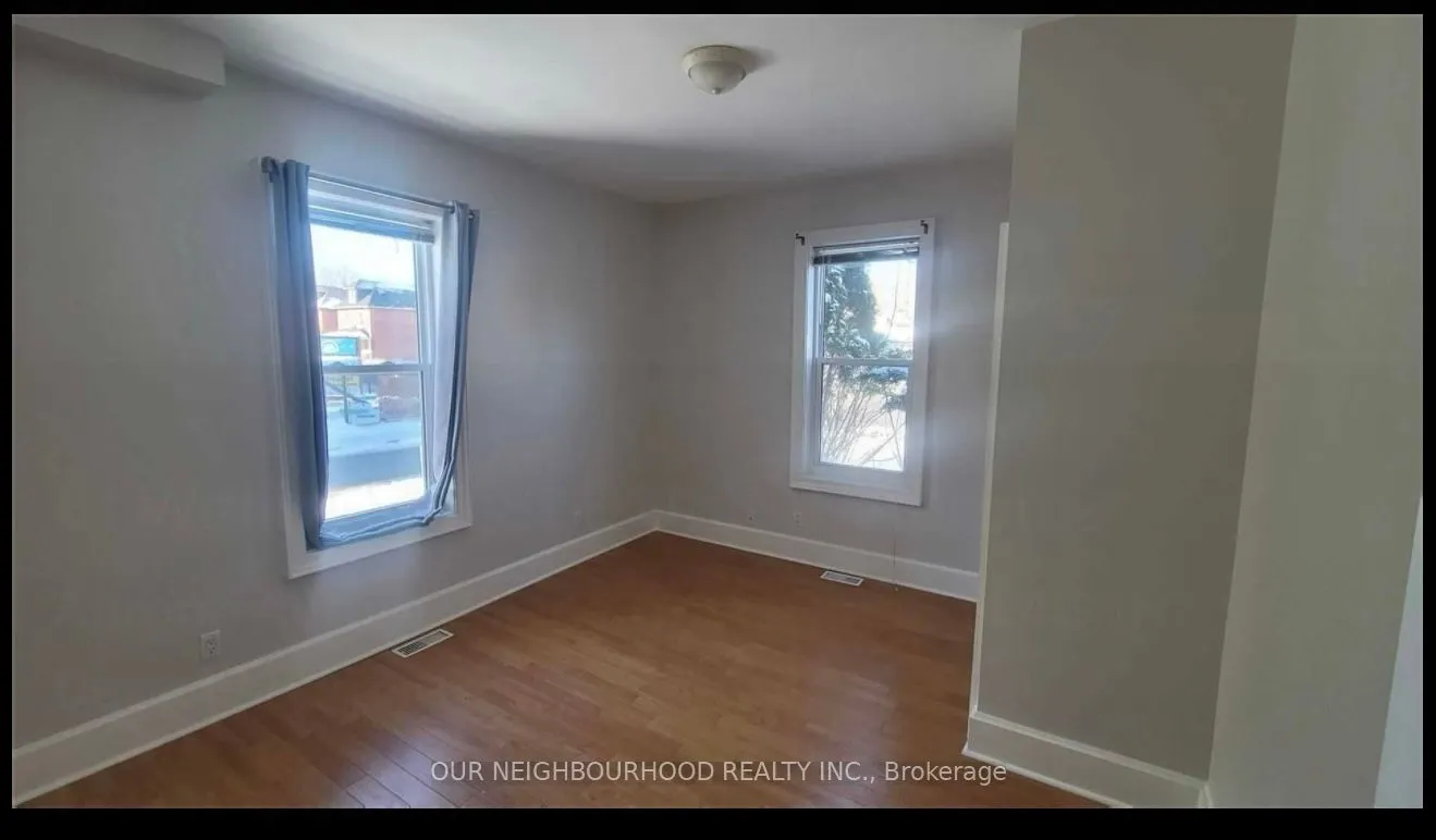 81 Wellington Street E, #Unit B