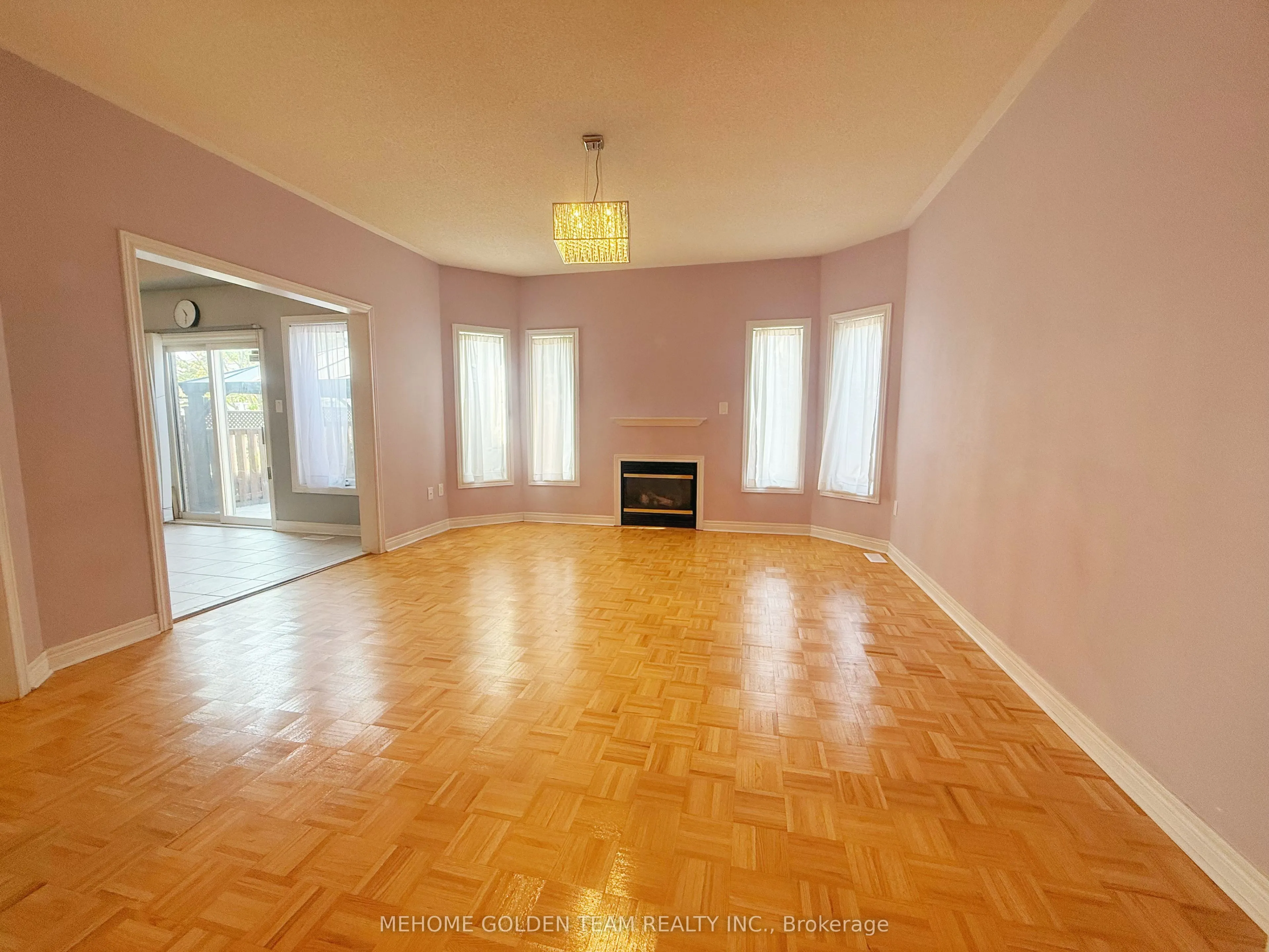 31 Ferncliffe Crescent