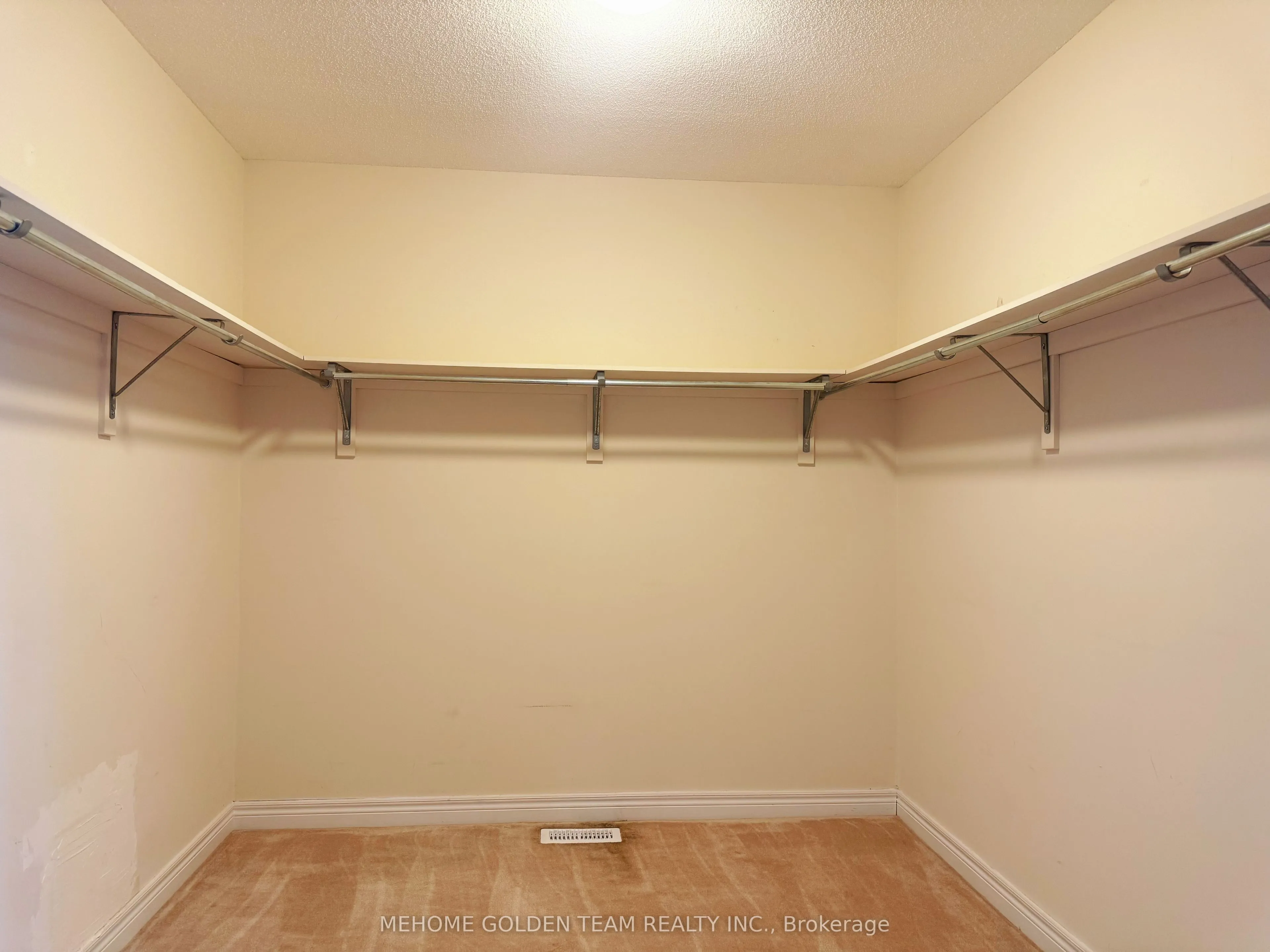 31 Ferncliffe Crescent