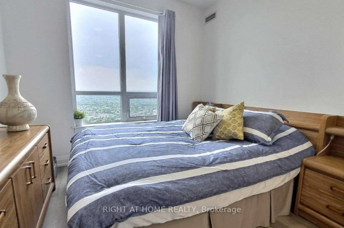 7161 Yonge Street, #Lph308