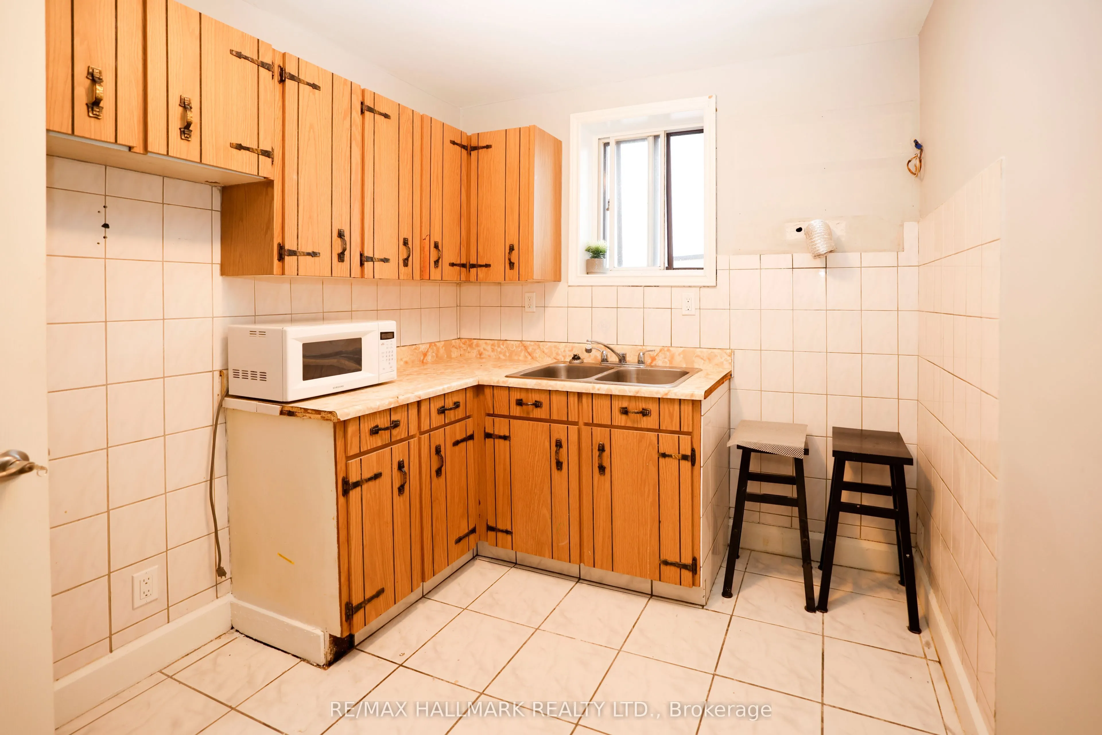 37 Holland Street, #1