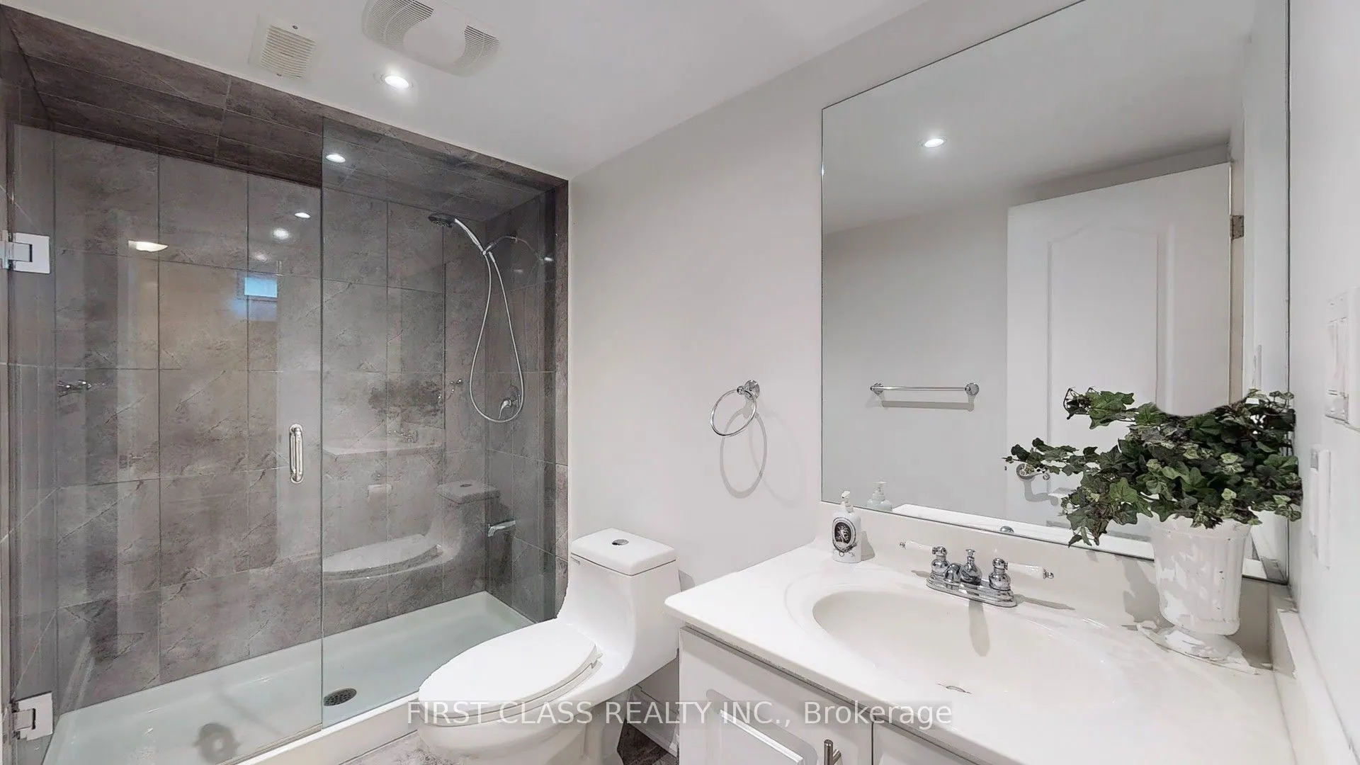 35 Valemount Way S