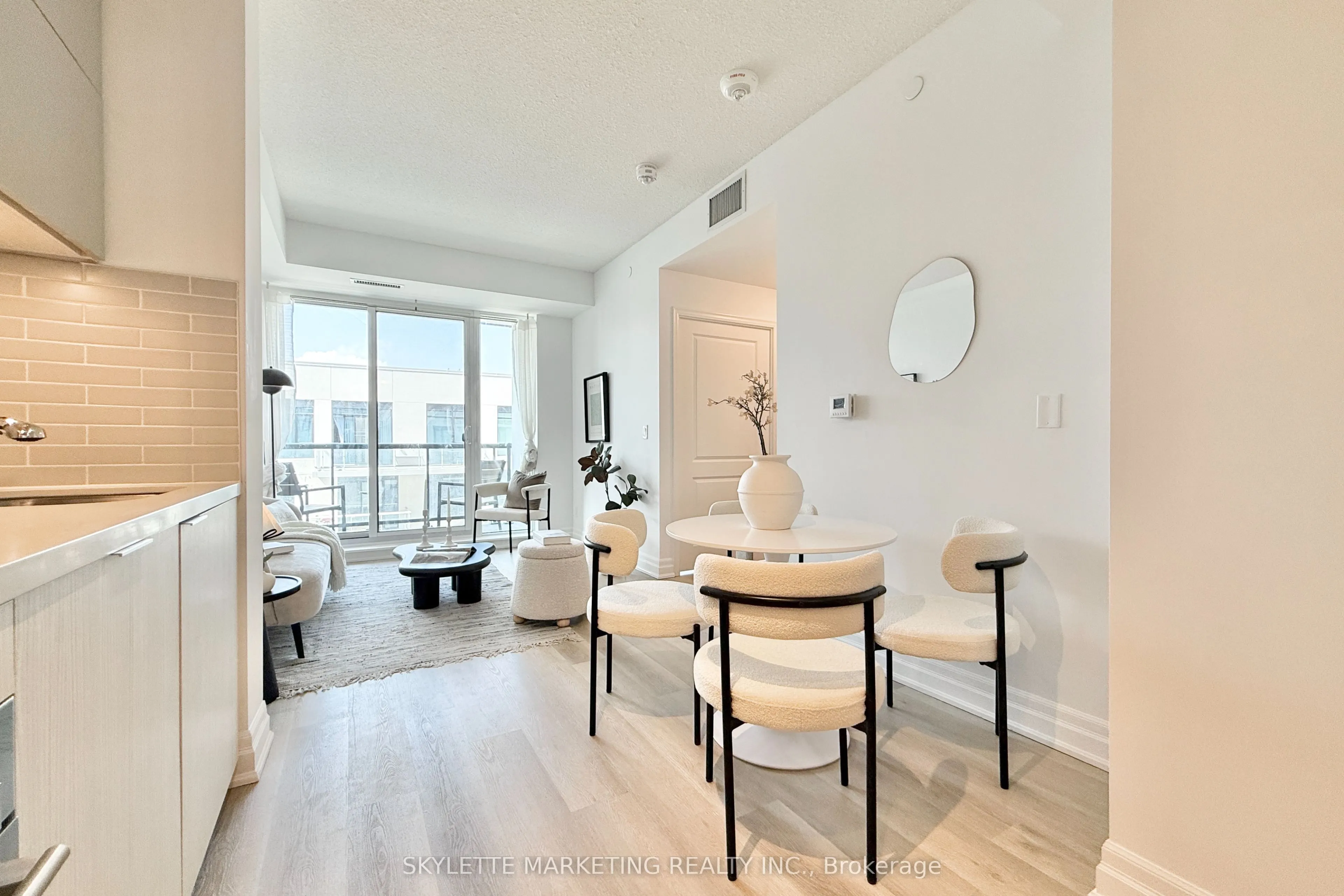 8 Rouge Valley Drive W, #718
