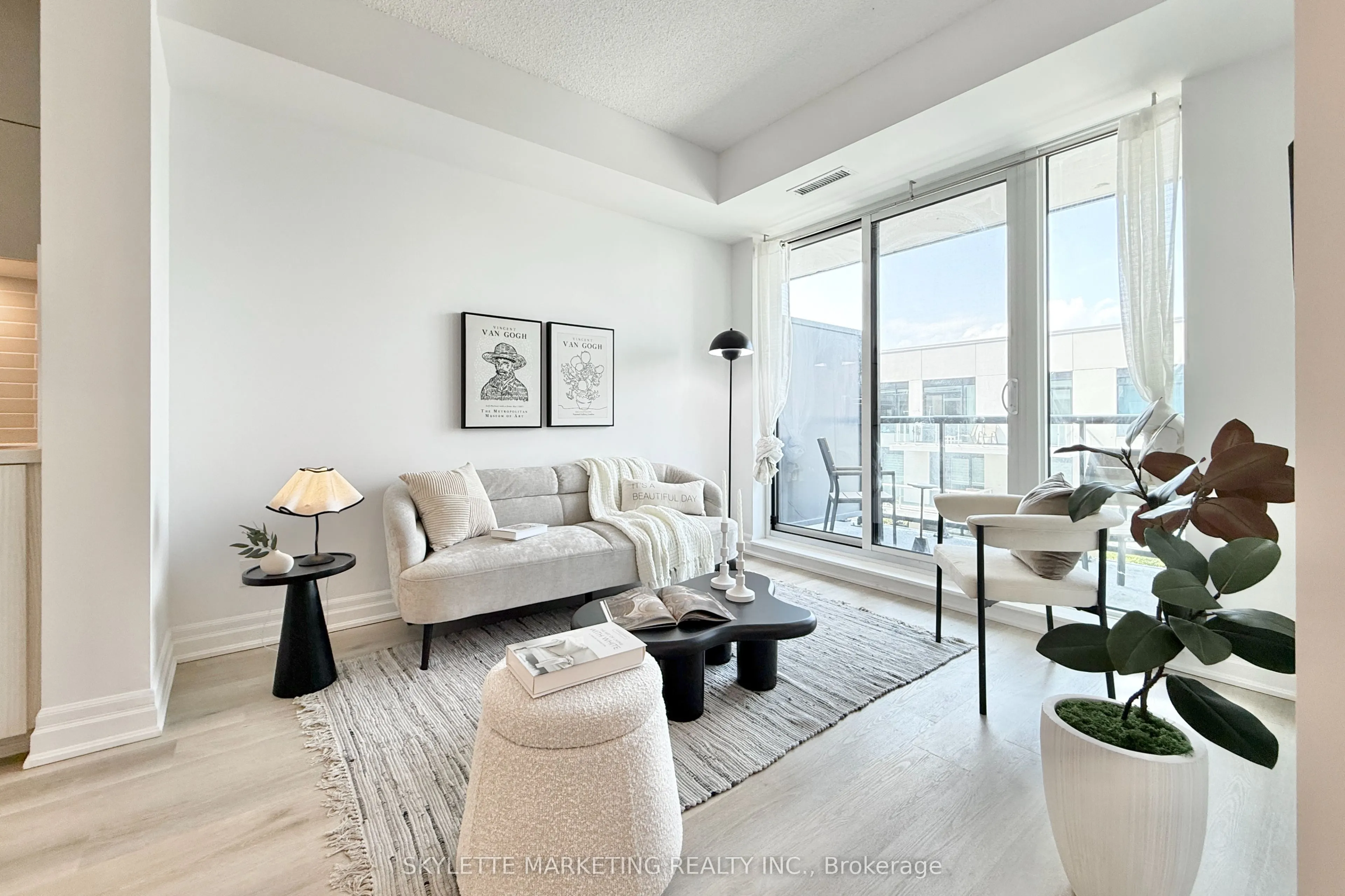8 Rouge Valley Drive W, #718