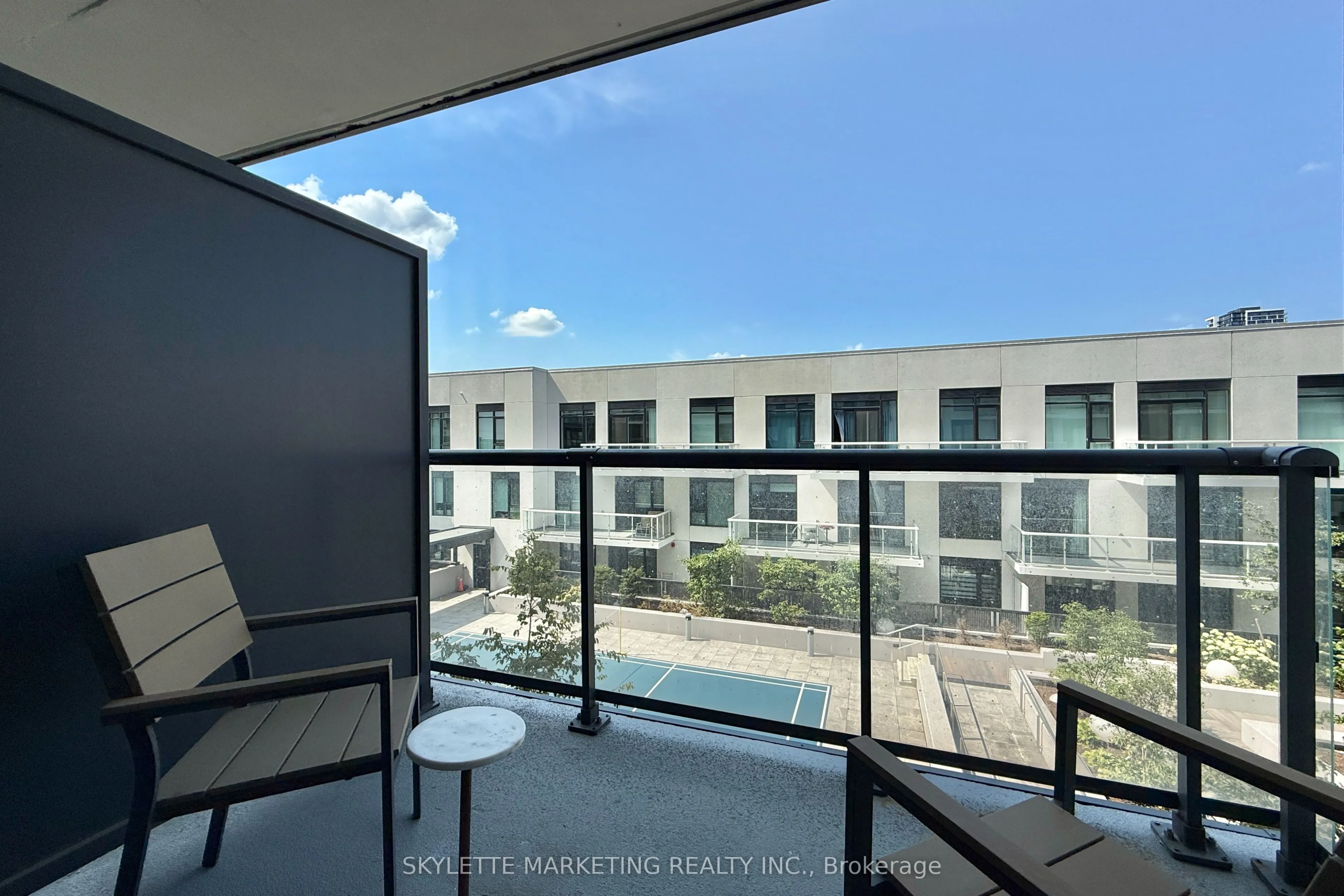 8 Rouge Valley Drive W, #718