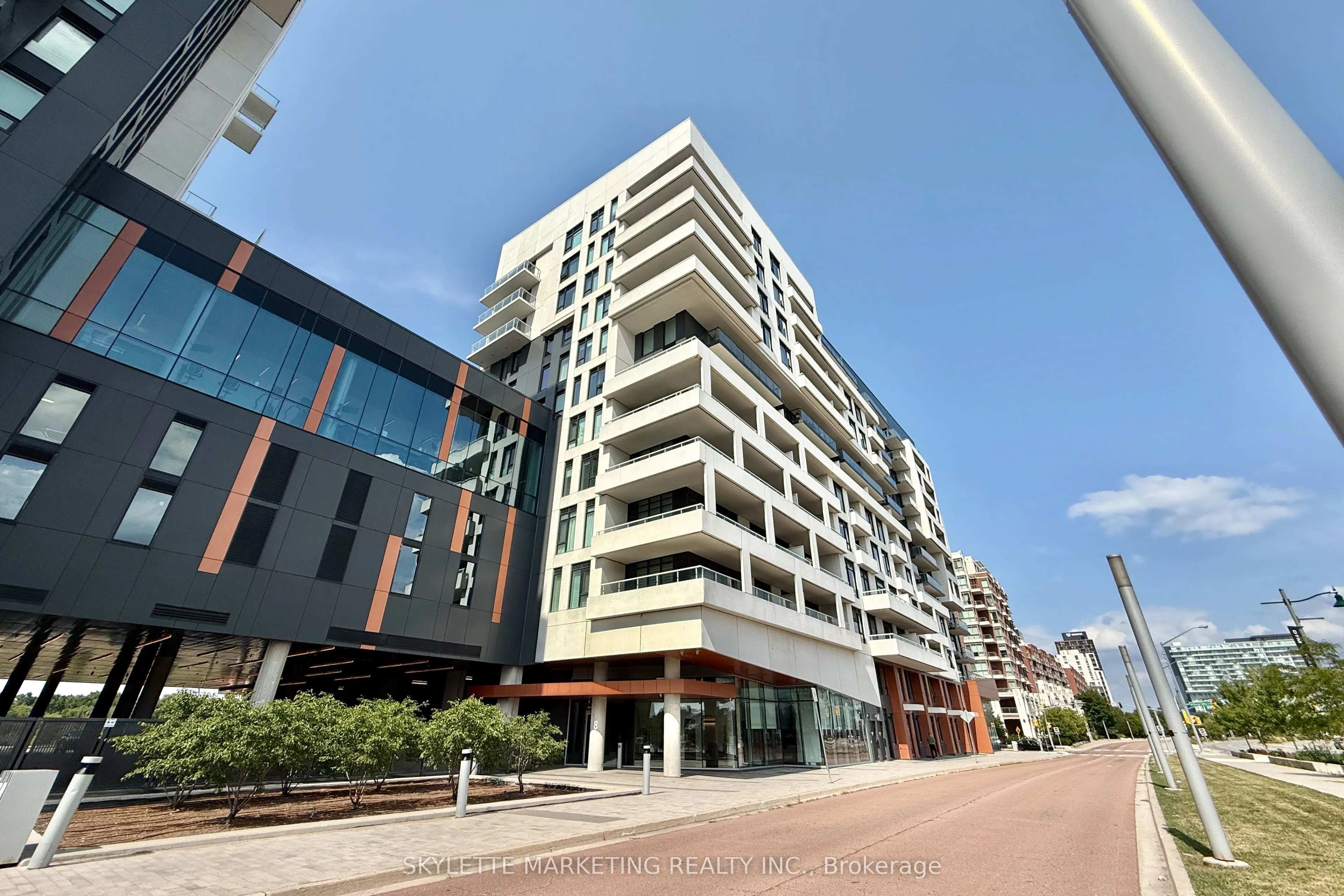 8 Rouge Valley Drive W, #718
