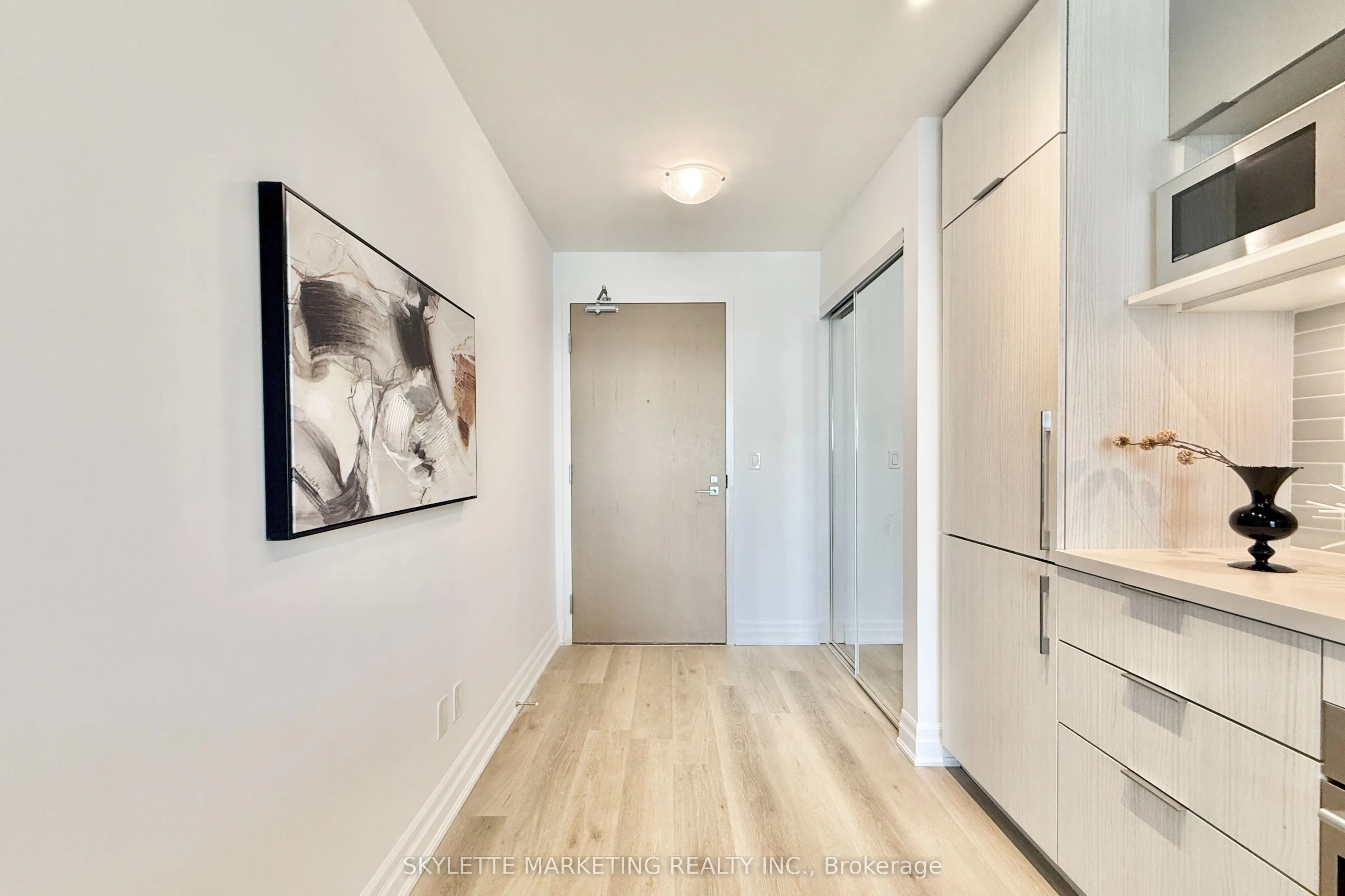 8 Rouge Valley Drive W, #718